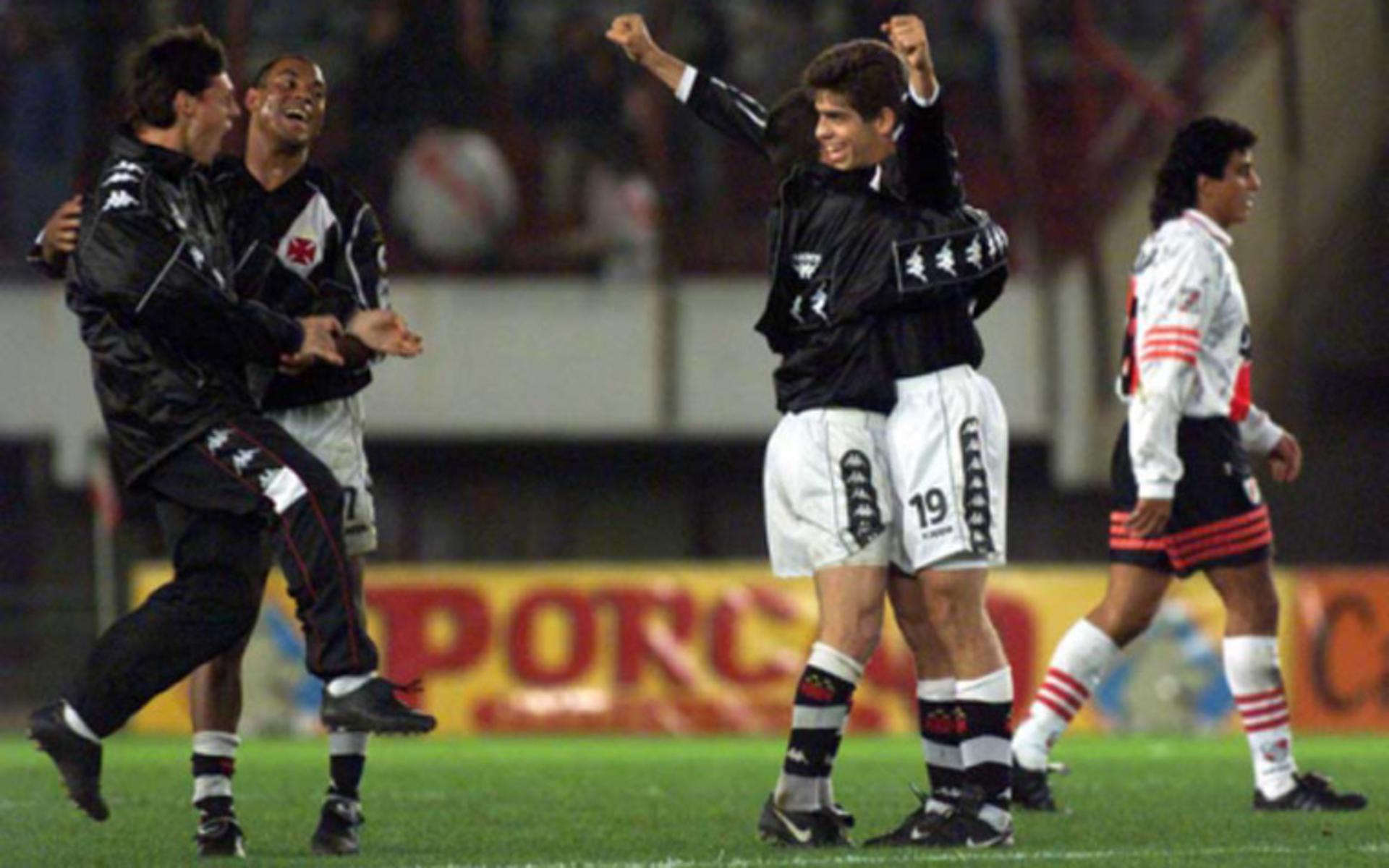 Vasco x River Plate - Libertadores de 1998 (Gol do Juninho)