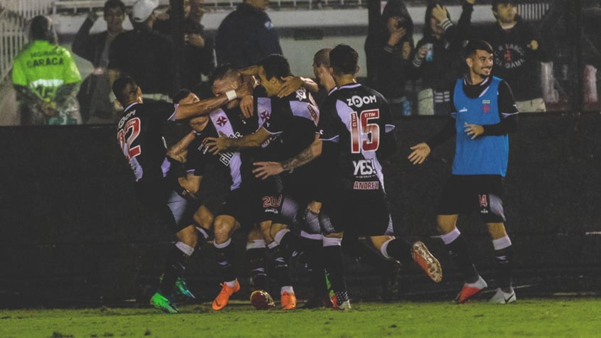 Confira a seguir a galeria especial do LANCE! com imagens da vitória do Vasco sobre a Chapecoense neste domingo