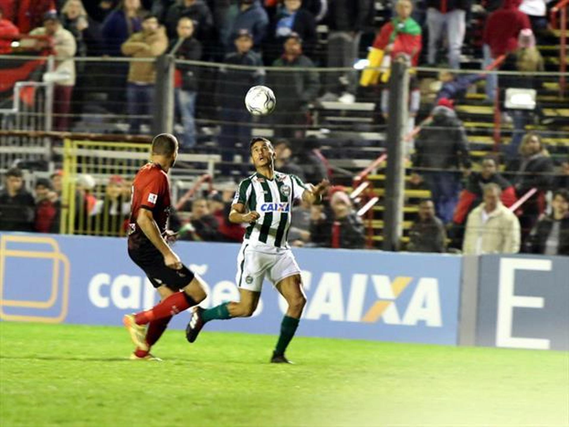 Guilherme Parede foi o autor do gol da vitória do Coritiba