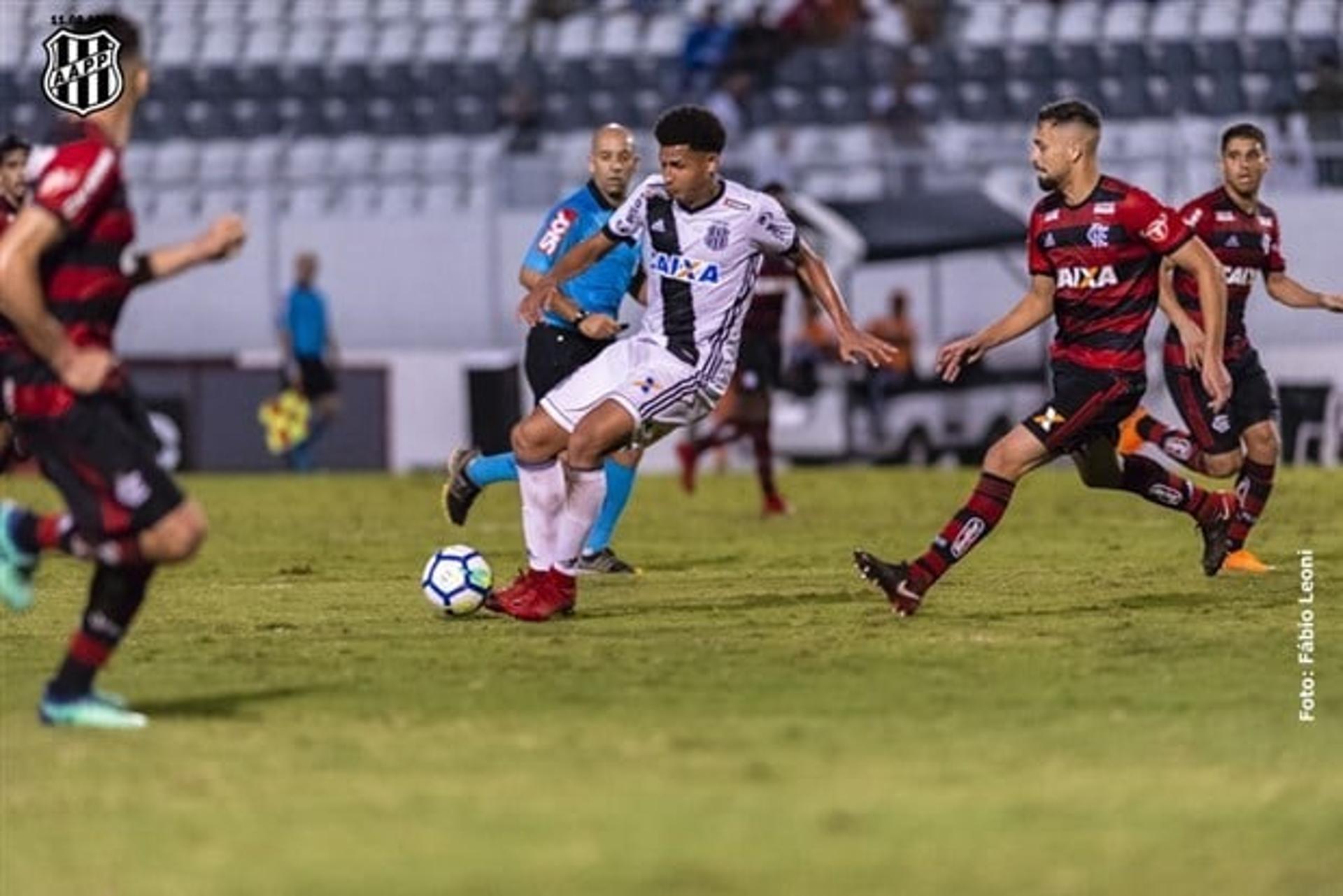 Felippe Cardoso foi contratado pelo Santos na última terça-feira e chega como aposta para o ataque alvinegro