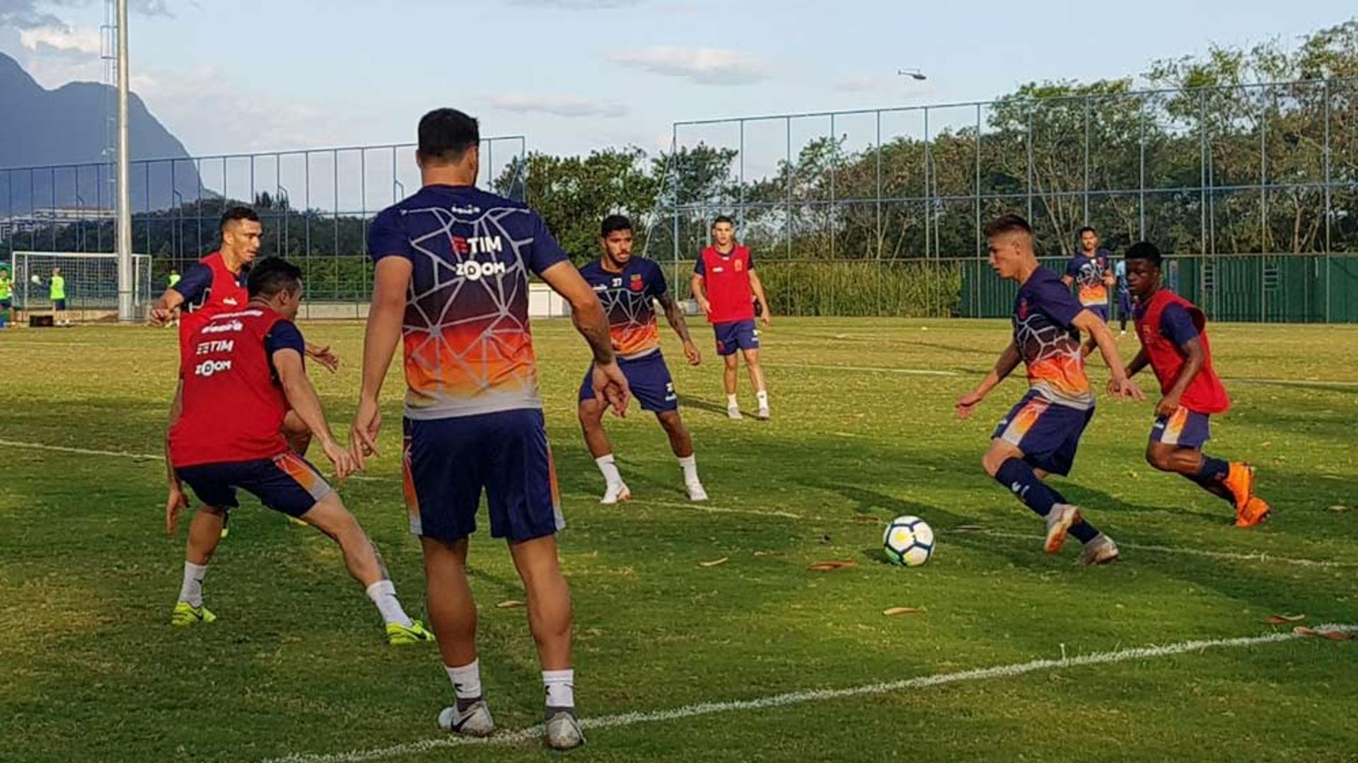 Treino do Vasco nesta terça-feira no Clube da Aeronáutica. Confira a seguir outras imagens na galeria do LANCE!