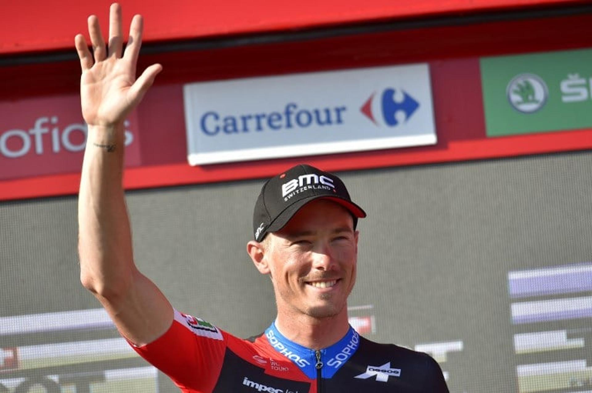 O australiano Rohan Dennis sagrou-se nesta terça-feira o vencedor da 16ª etapa da Volta da Espanha, um contrarrelógio de 32km entre Santillana e Torrelavega. O ciclista da BMC era o franco favorito nesta prova em que é especialista - o atleta larga sozinho e tem de buscar o melhor tempo possível, sendo a prova mais rápida de estrada. Seu tempo foi de 37m57s44.<br><br>Confira a seguir as melhores imagens da&nbsp;16ª etapa da Volta da Espanha!