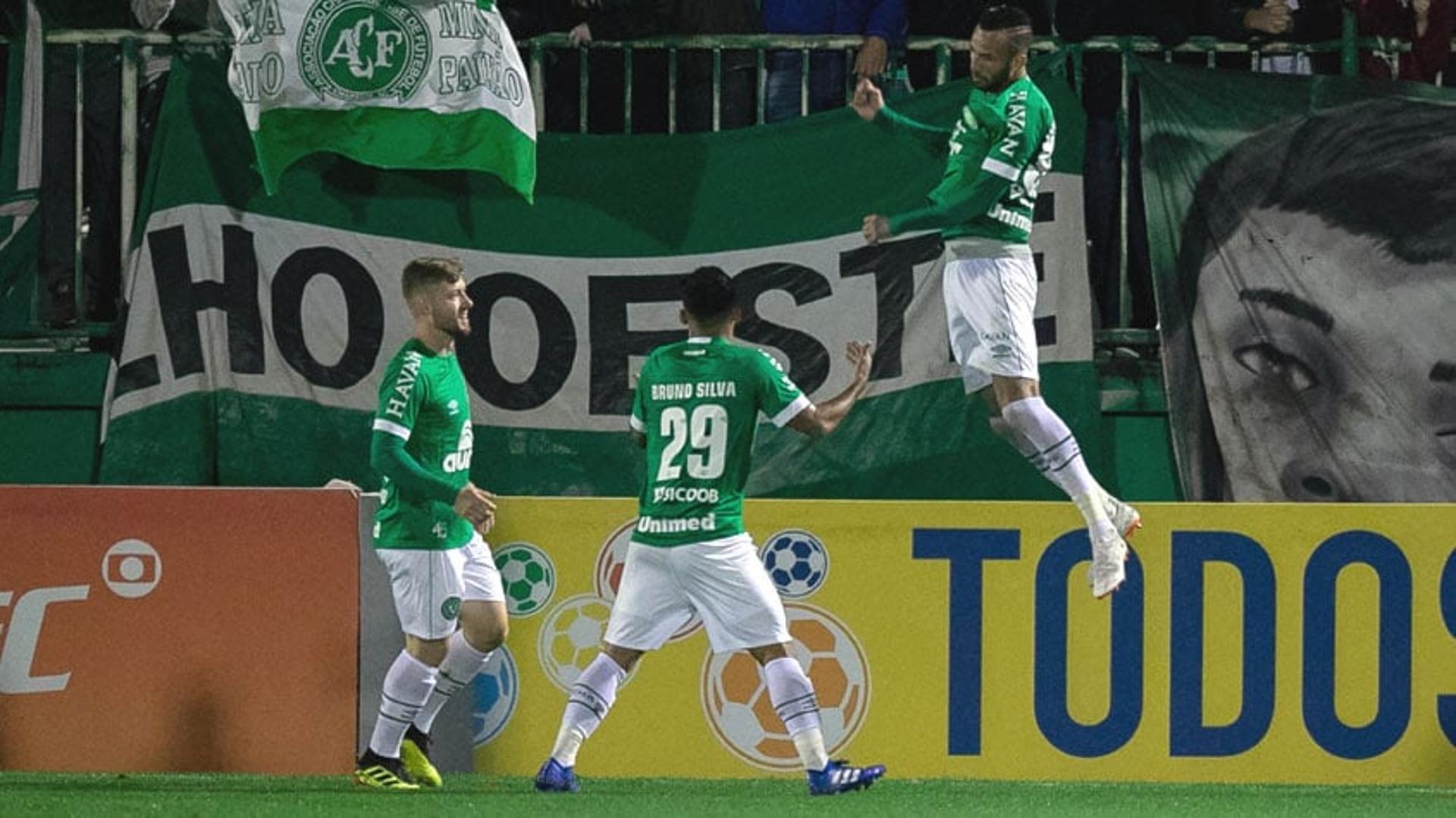 Confira as imagens da vitória da Chapecoense