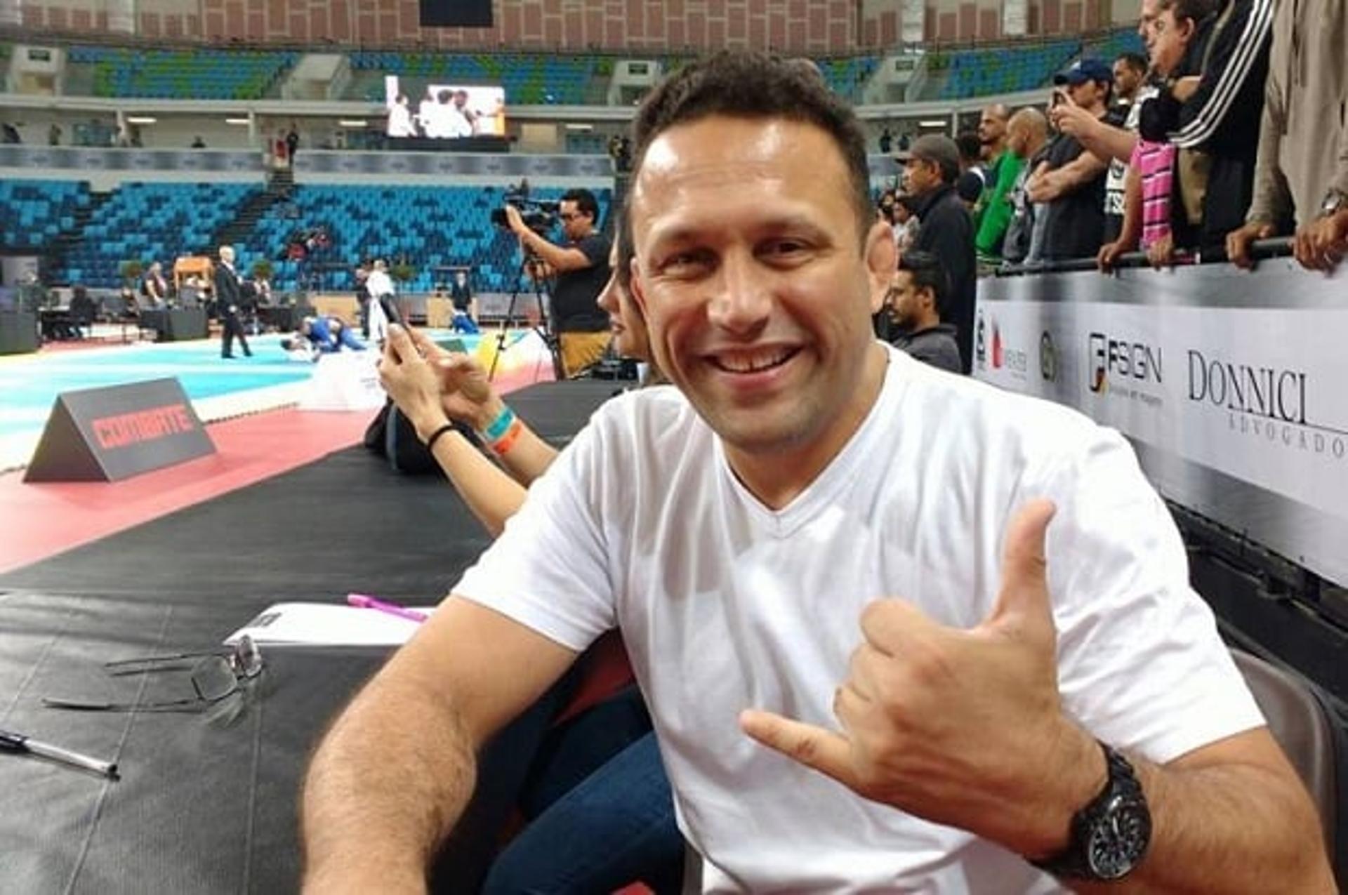 Renzo Gracie se mostrou empolgado com toda a estrutura do Gracie Pro (Foto: Yago Rédua)