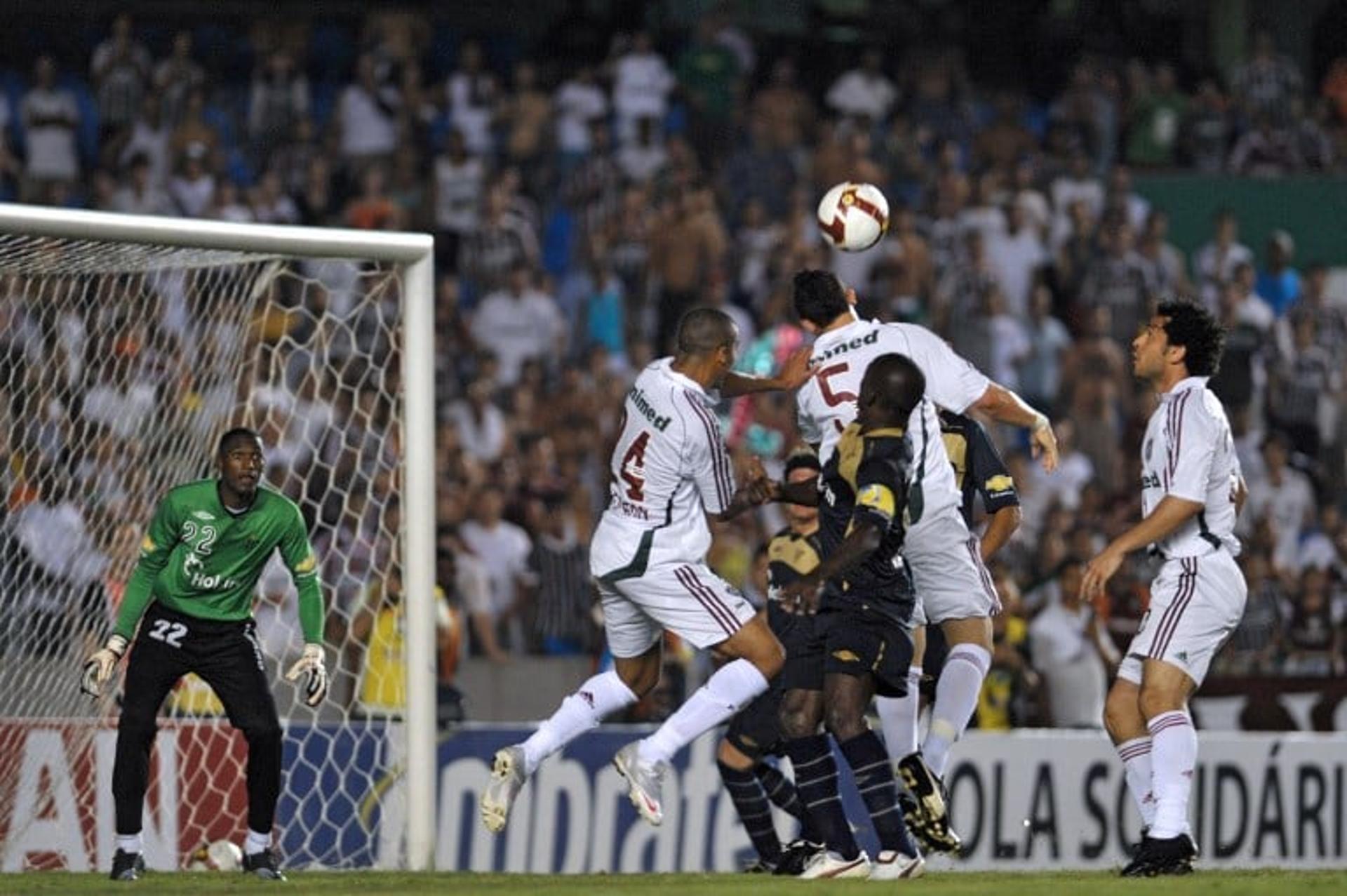 Fluminense 3 x 0 LDU - 2009