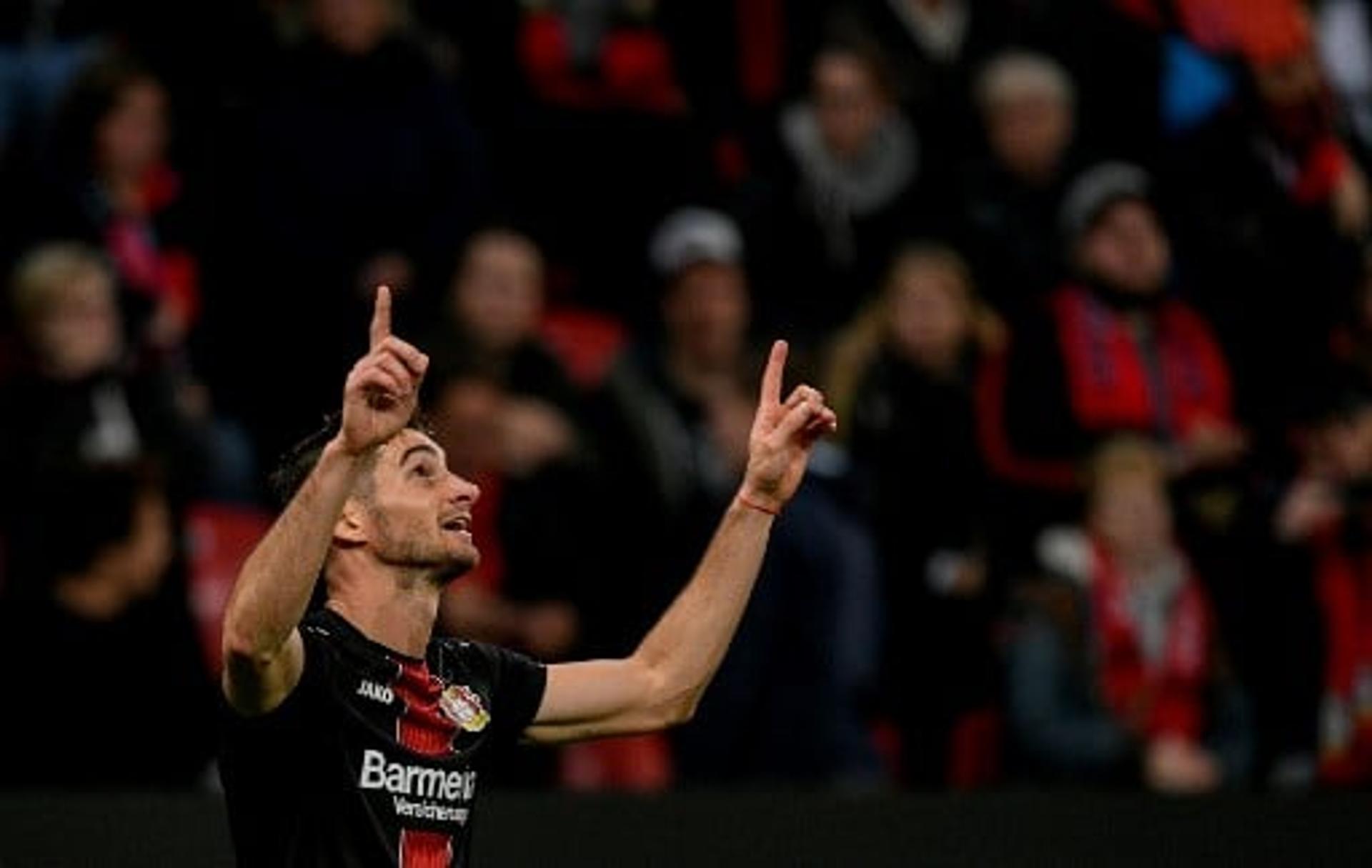 Alario - Bayer Leverkusen x AEK Larnaca