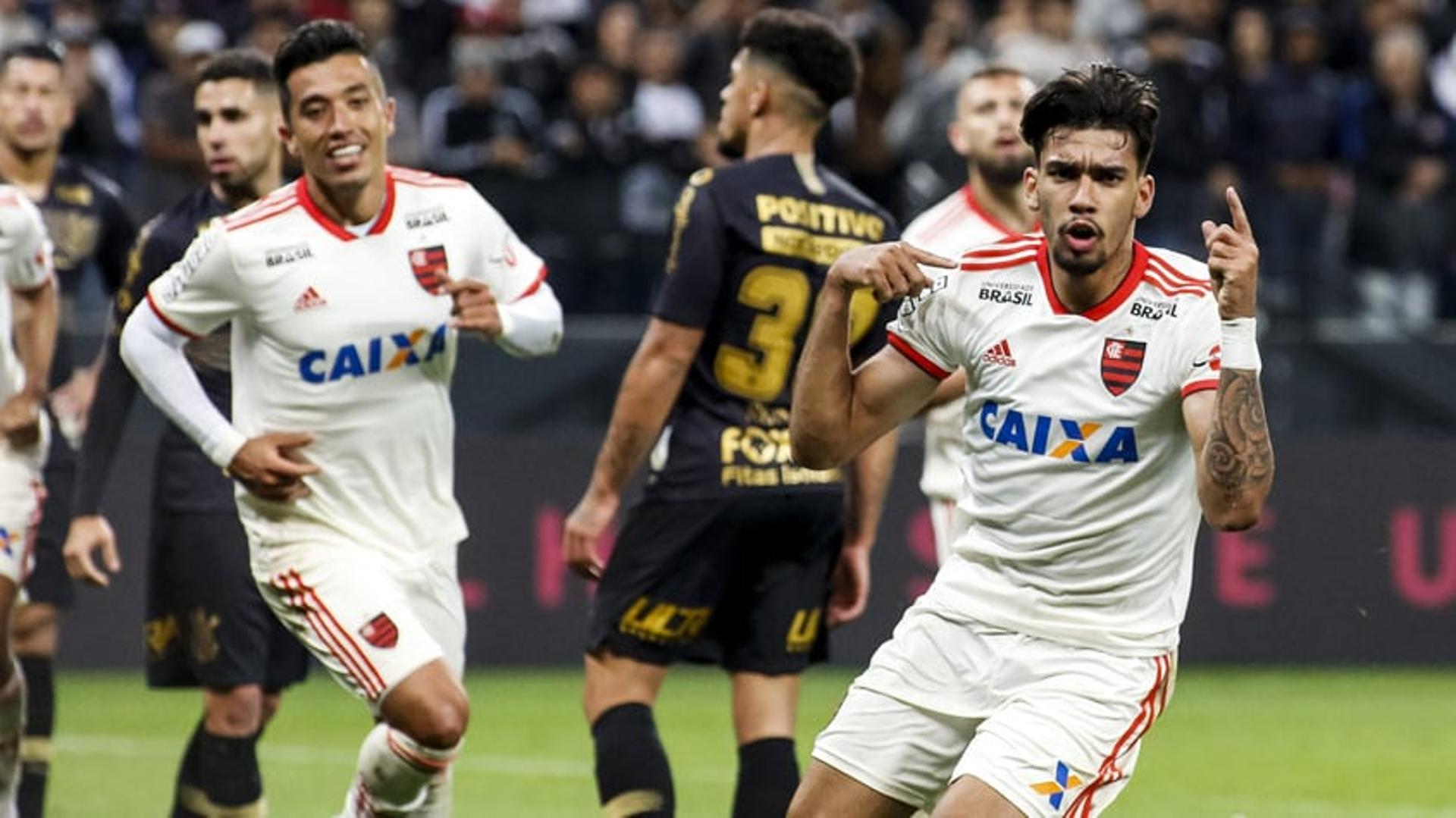 O Flamengo mostrou força e continua vivo na disputa pelo título do Brasileiro. Com boa atuação coletiva, o Rubro-Negro venceu o Corinthians na noite desta sexta-feira, na Arena. Lucas Paquetá, com dois gols, recebeu a maior nota. Além dele, outros nomes também tiveram bom rendimento no 3 a 0. Confira, na sequência, as notas do L! (Por Alexandre Araújo -&nbsp;alexandrearaujo@lancenet.com.br