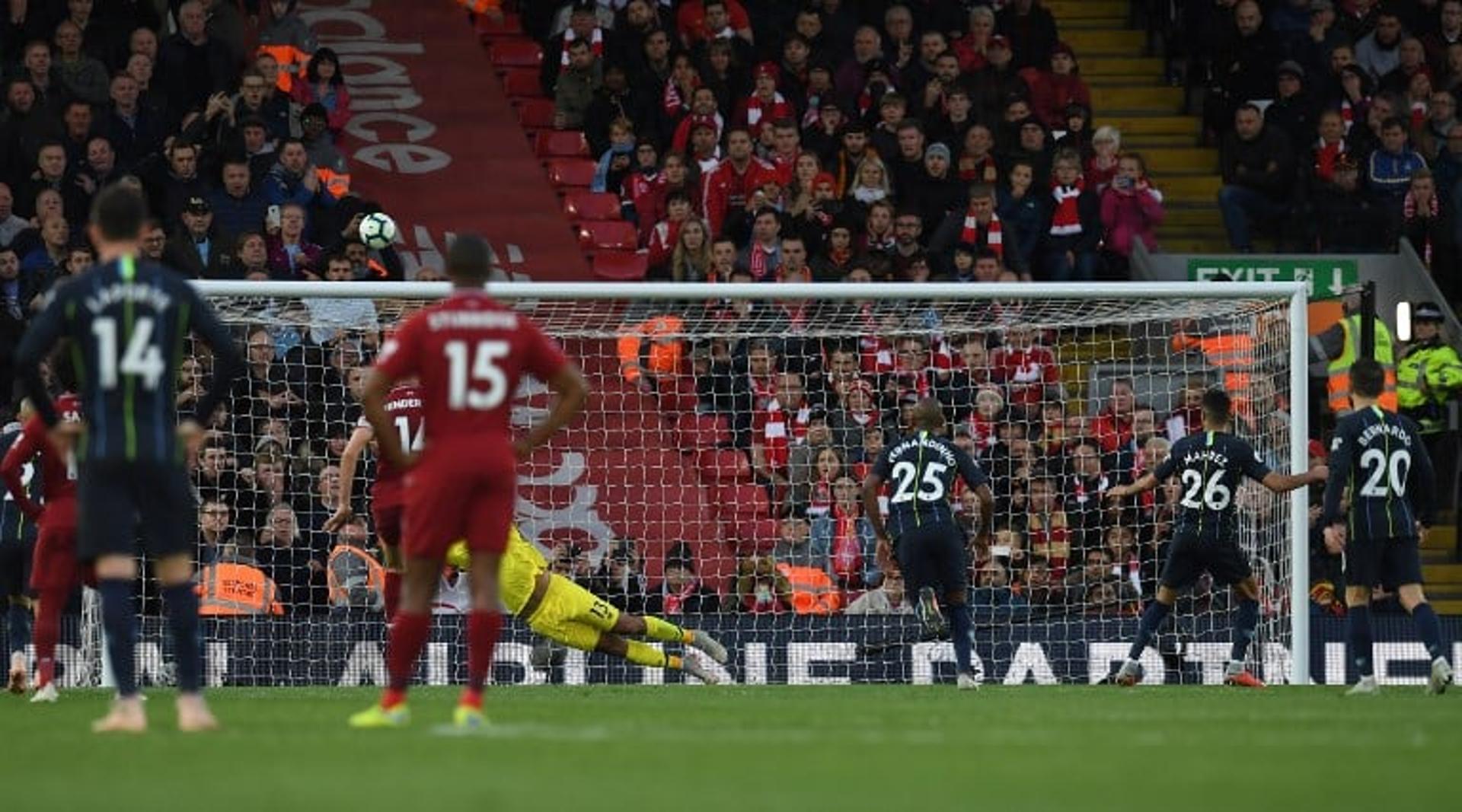 Mahrez perdeu pênalti para o City no segundo tempo&nbsp;