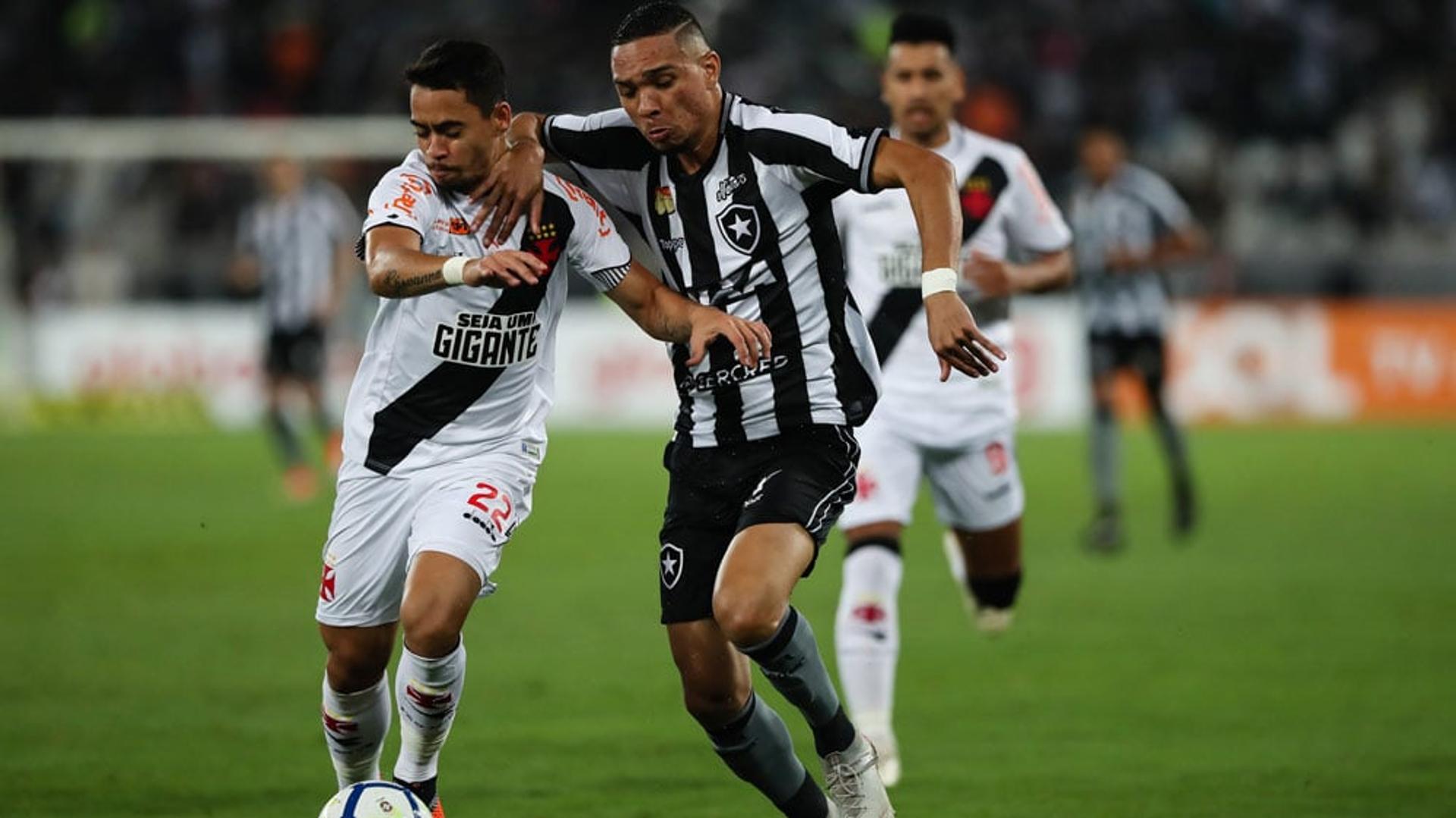 O Botafogo pressionou, mas não conseguiu sair com os três pontos no clássico diante do Vasco, na noite desta terça-feira, no Nilton Santos. O destaque foi o Luiz Fernando, autor do primeiro gol da partida e que criou boas ações na partida. Além do camisa 10, o zagueiro Igor Rabello também foi um dos pontos positivos. Confira, a seguir, as notas do L! (Por Felippe Rocha - felipperocha@lancenet.com.br)