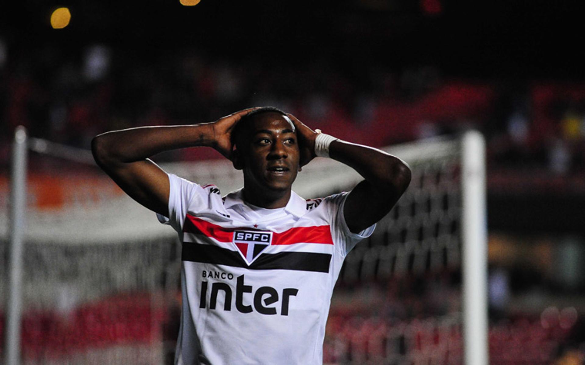 Gonzalo Carneiro foi novidade do São Paulo, mas passou em branco