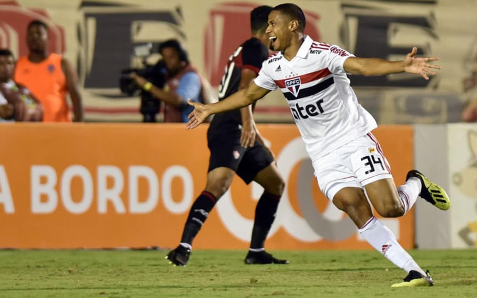 Vitória voltou a vencer no Brasileirão. Veja a seguir imagens da partida