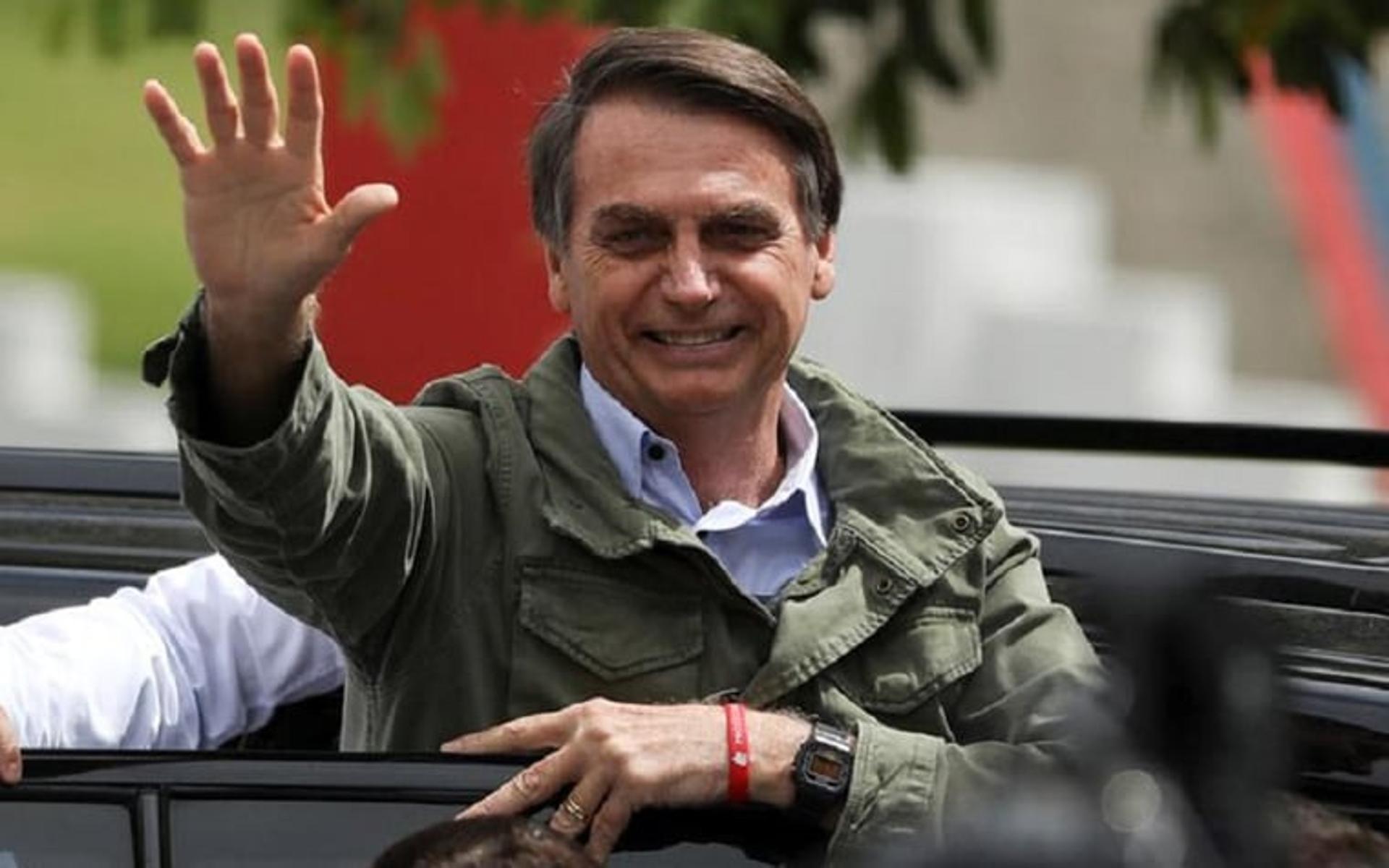 Neste domingo, Jair Bolsonaro, do PSL (Partido Social Liberal) foi eleito como novo presidente do Brasil após derrotar Fernando Haddad, do PT (Partido dos Trabalhadores), com 55,13% dos votos válidos. Muitos atletas reagiram a entrada do novo governante nas redes sociais e o L! separa algumas postagens de atletas.&nbsp;