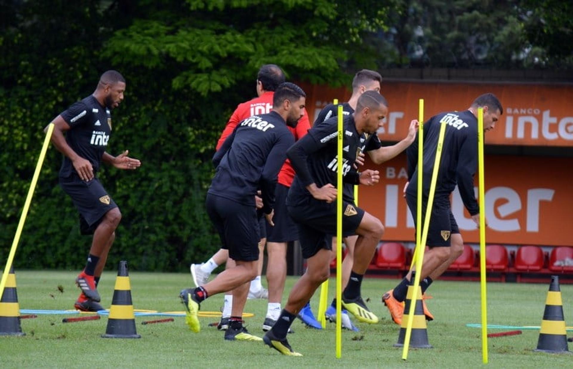 Elenco do São Paulo se reapresentou na tarde desta segunda-feira