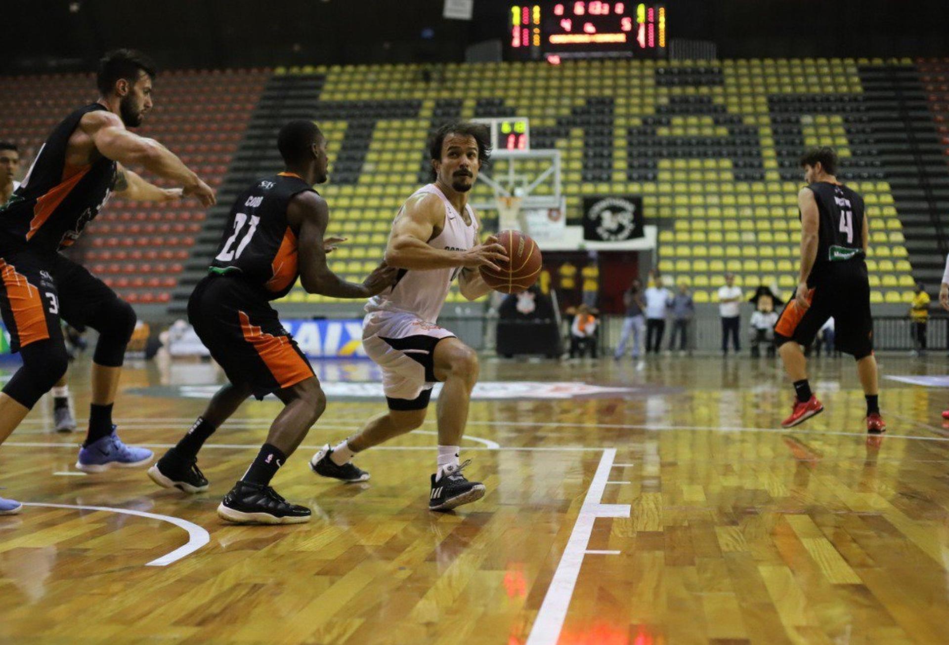 Corinthians x Basquete Cearense - NBB