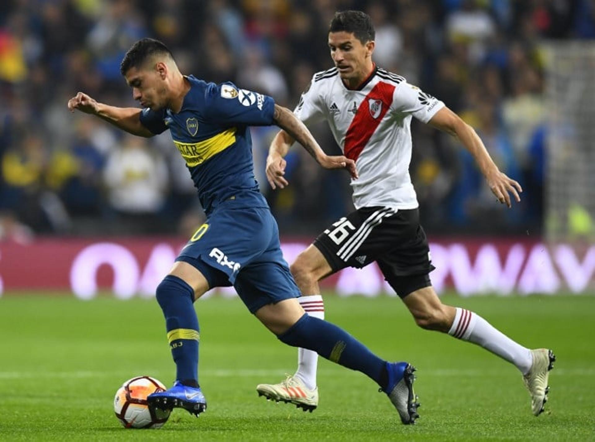 O Boca Juniors até fez um bom primeiro tempo, mas acabou superado pelo seu maior rival, o River Plate, no que pode ser o pior resultado de sua história. Mesmo com a luta, os Xeneizes tiveram uma atuação, a partir do segundo tempo, abaixo do esperado. Nández e, principalmente, Benedetto foram os principais nomes da equipe de Guillermo Barros Schelotto. Veja a análise do LANCE! (por Bernardo Cruz - bernardocruz@lancenet.com.br)