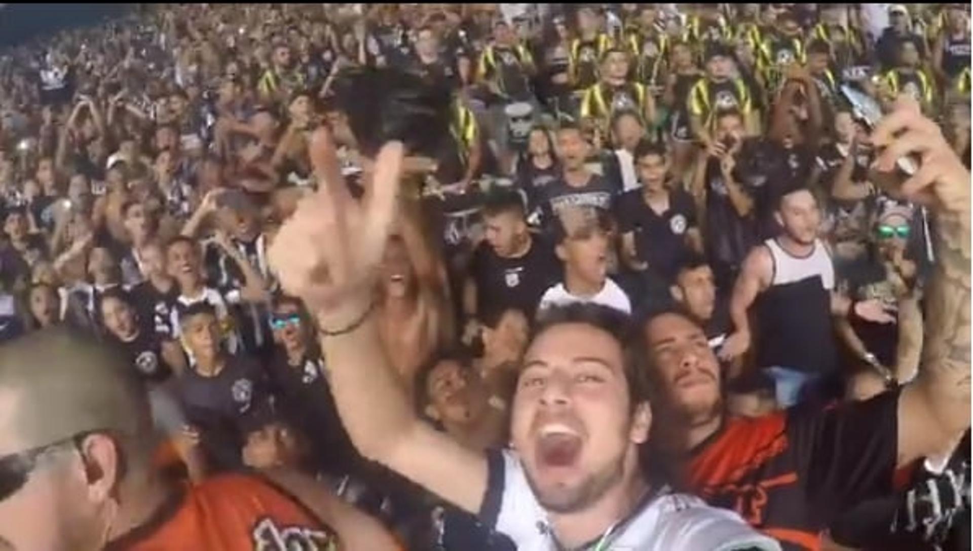 Depois da rodada final do Brasileirão, Cartolouco foi filmado no Castelão fazendo festa com a torcida do Ceará, ao fim da partida contra o Vasco. No vídeo chama o Fortaleza de "pequenininho", o que desagradou os dirigentes e torcedores do Campeão da Série B. Antes disso, já havia tirado uma foto fazendo o gesto de uma arma para o escudo do tricolor cearense.