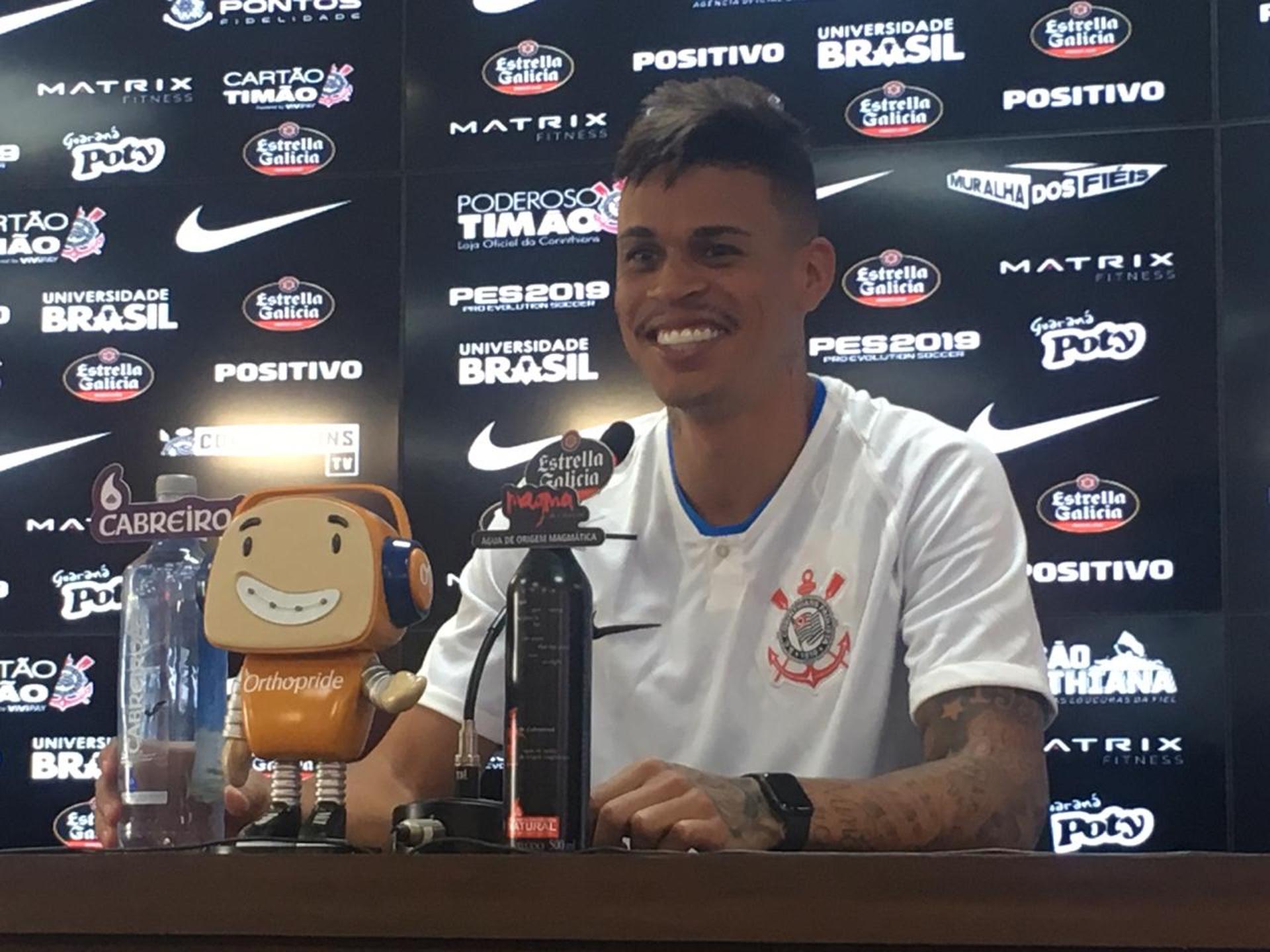 Richard em apresentação no Corinthians