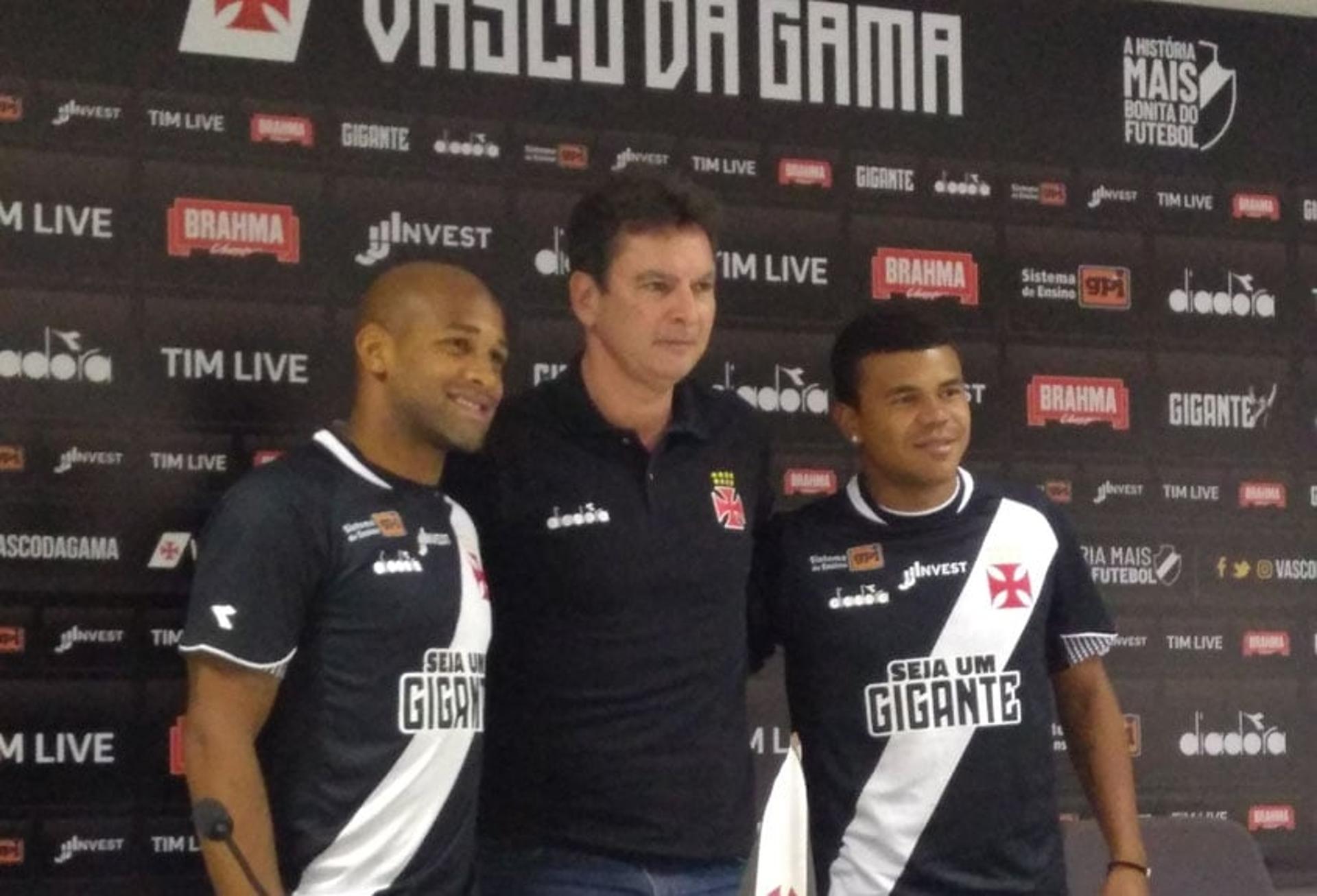 Reforços do Vasco sendo apresentados