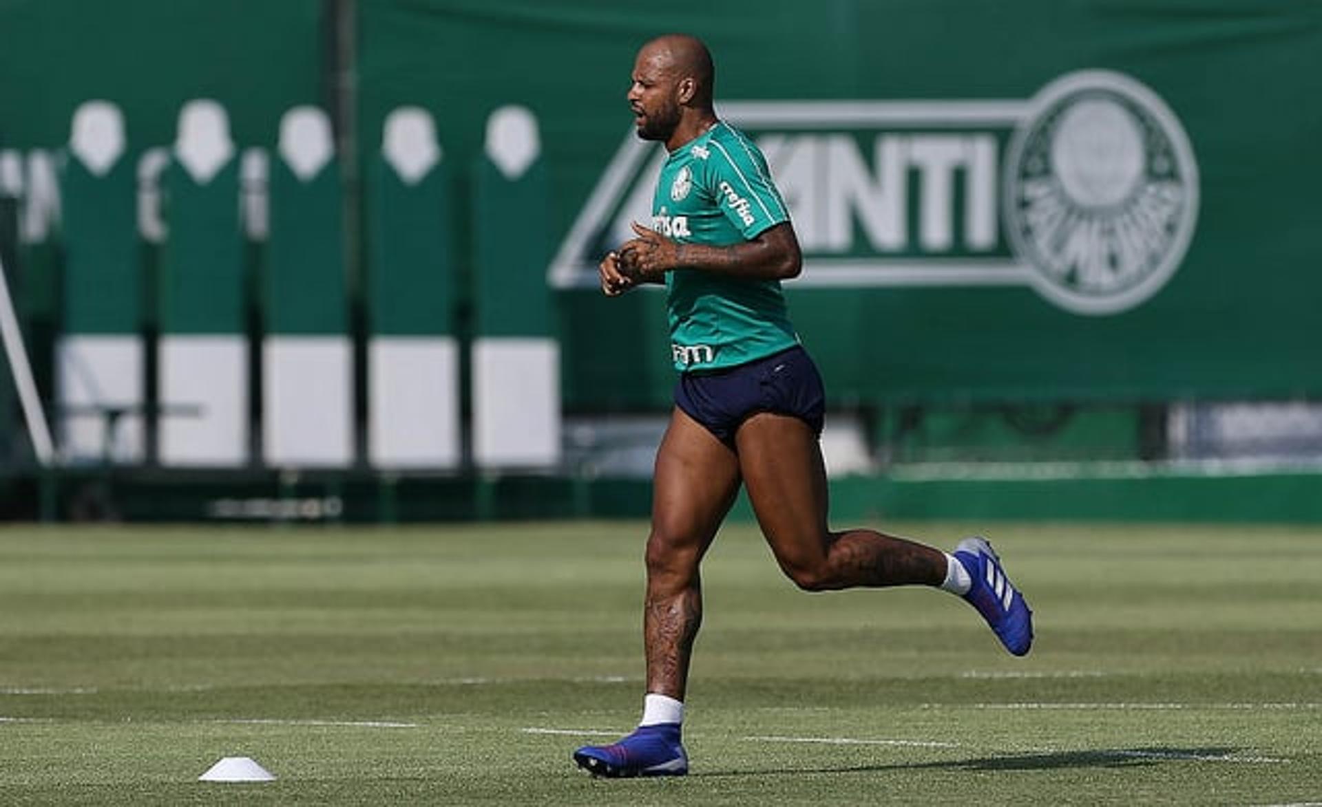 Felipe Melo fica sem contrato no fim do ano e já chegou a falar que quer renovar