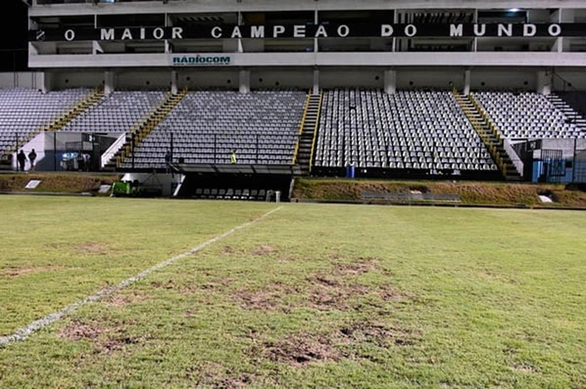 Gramado do Frasqueirão após ABC x Globo