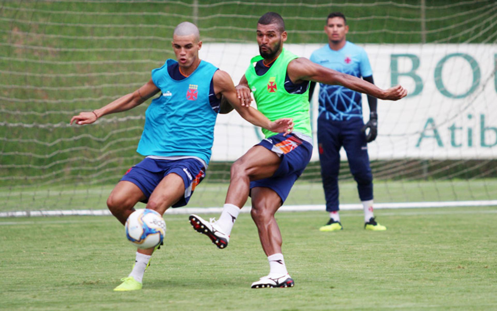 Moresche comenta atuação em jogo-treino e 'batismo' na pré-temporada