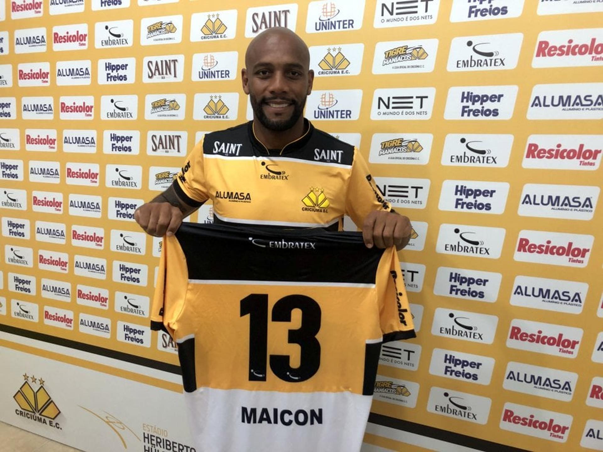 Maicon é apresentado no Criciúma