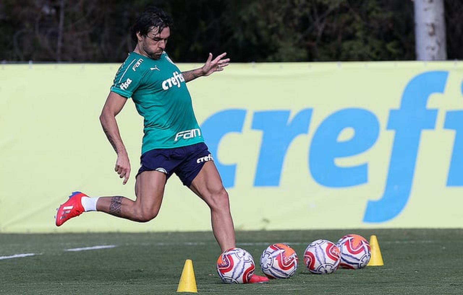 Ricardo Goulart, na melhor das hipóteses, só terá condições de jogo no fim de fevereiro