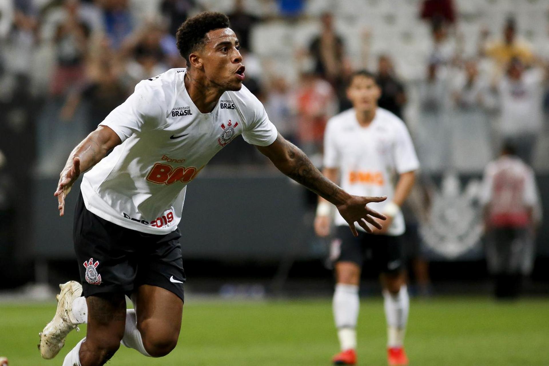 Neste sábado, o Corinthians venceu pela primeira vez em 2019: 1 a 0 sobre a Ponte Preta, em Itaquera. Decisivo, o atacante Gustagol foi o melhor nome do Corinthians. Veja as notas para os jogadores e o técnico Fábio Carille (Por William Correia - williamcorreia@lancenet.com.br)