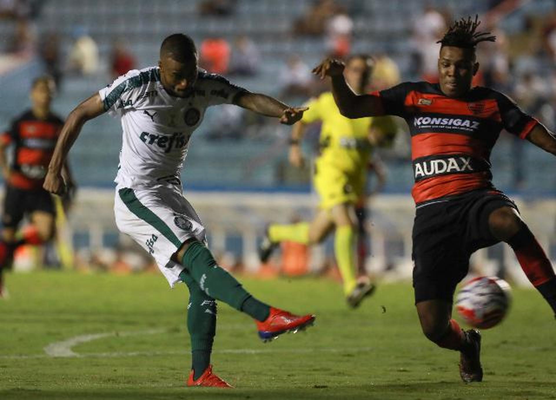 Em Barueri, o Palmeiras bateu o Oeste por 1 a 0, nesta quarta-feira. O atacante&nbsp;Felipe Pires marcou o gol do jogo e foi o melhor jogador do Palmeiras na partida. Confira as notas para os jogadores do Palmeiras&nbsp;(Por William Correia - williamcorreia@lancenet.com.br)