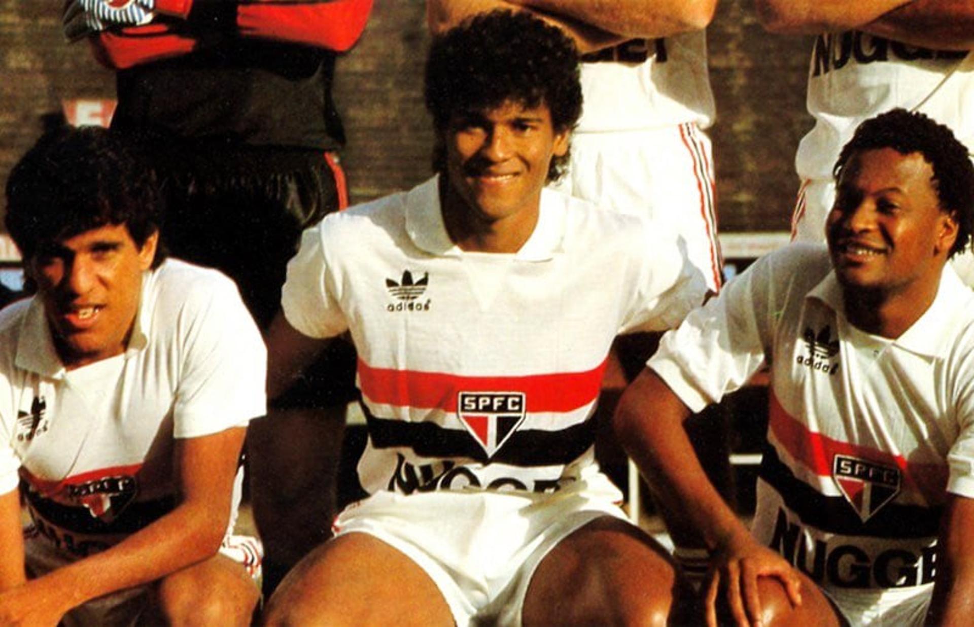 "Menudos do Morumbi" - Menudo foi um grupo musical porto-riquenho de muito sucesso nos anos 80.&nbsp; O fenômeno musical deu origem ao apelido para a garotada&nbsp; do Tricolor, comandado pelo técnico Cilinho. Os&nbsp;“Menudos do Morumbi” deram certo quando mesclados com os experientes Pita, Falcão, Careca, Darío Pereyra e Oscar.&nbsp;Muller&nbsp; foi campeão&nbsp; Paulista em 1985 e 1987 e Campeão Brasileiro em 1986. Depois de jogar no exterior, voltou ao Tricolor em 1991, e fez parte do time bicampeão mundial sob o comando de Telê Santana