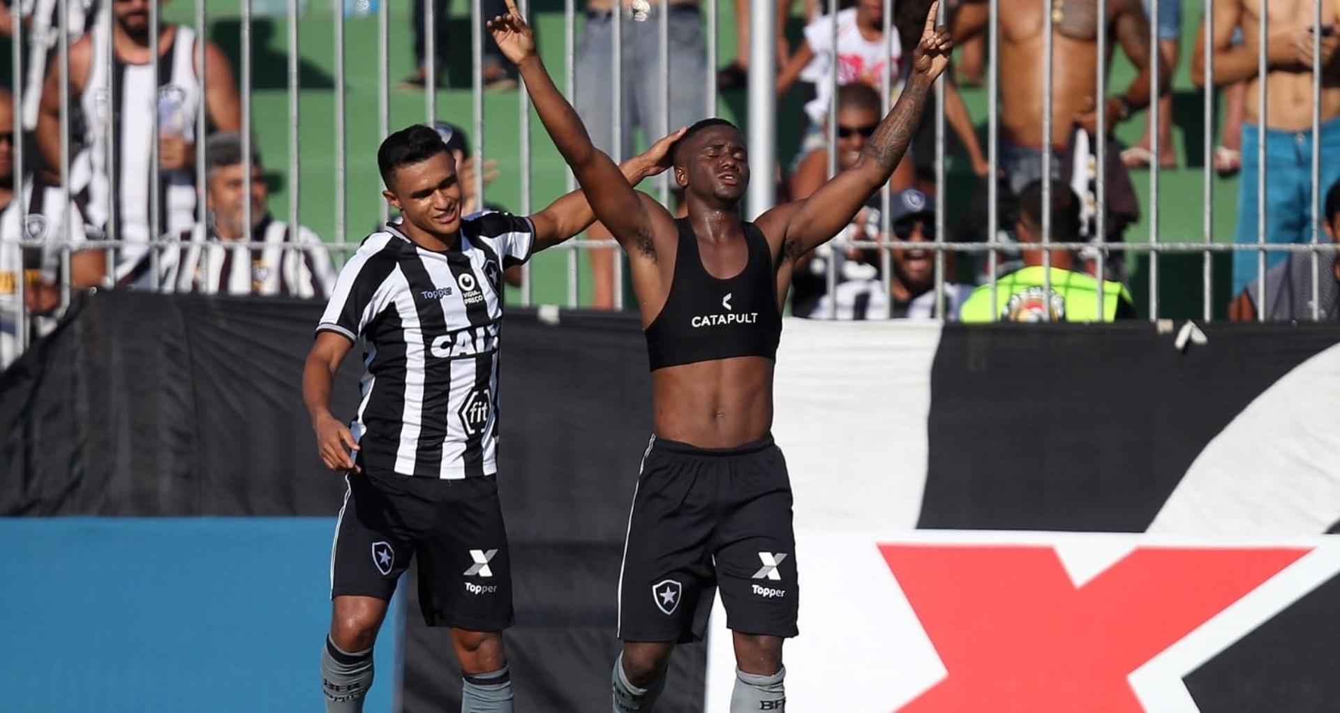 O Botafogo enfim venceu em 2019. Neste domingo, o Glorioso encarou o Boavista em Bacaxá e não tomou conhecimento dos donos da casa: 3 a 0. As melhores atuações ficaram por conta do jovem Jonathan, autor de um dos gols, Erik, que marcou pela primeira vez desde seu retorno, e Rodrigo Pimpão, que foi uma boa opção ofensiva para a equipe alvinegra. Confira as notas do LANCE! (por Fernanda Teixeira)