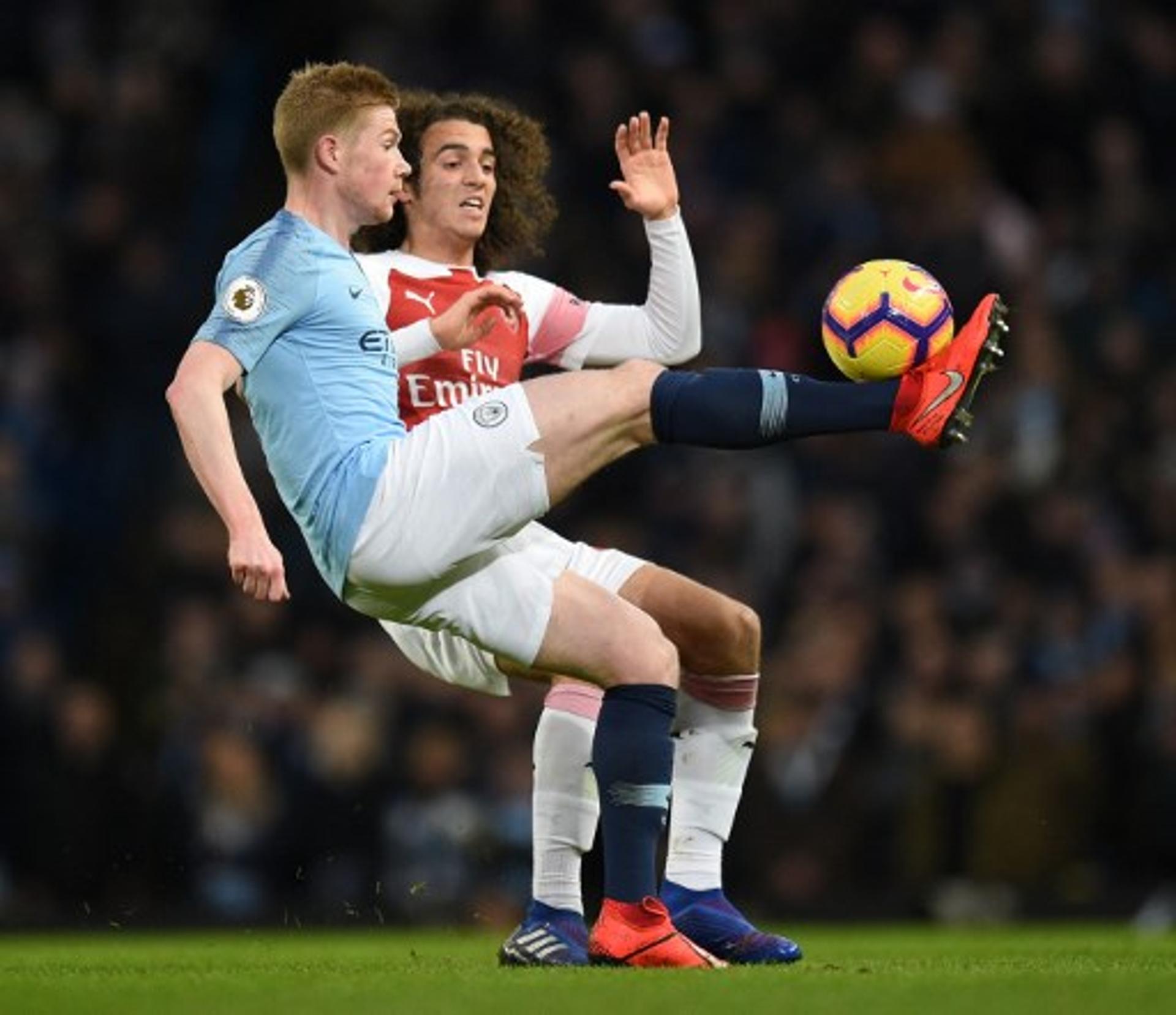 De Bruyne e Guendouzi - Manchester City x Arsenal