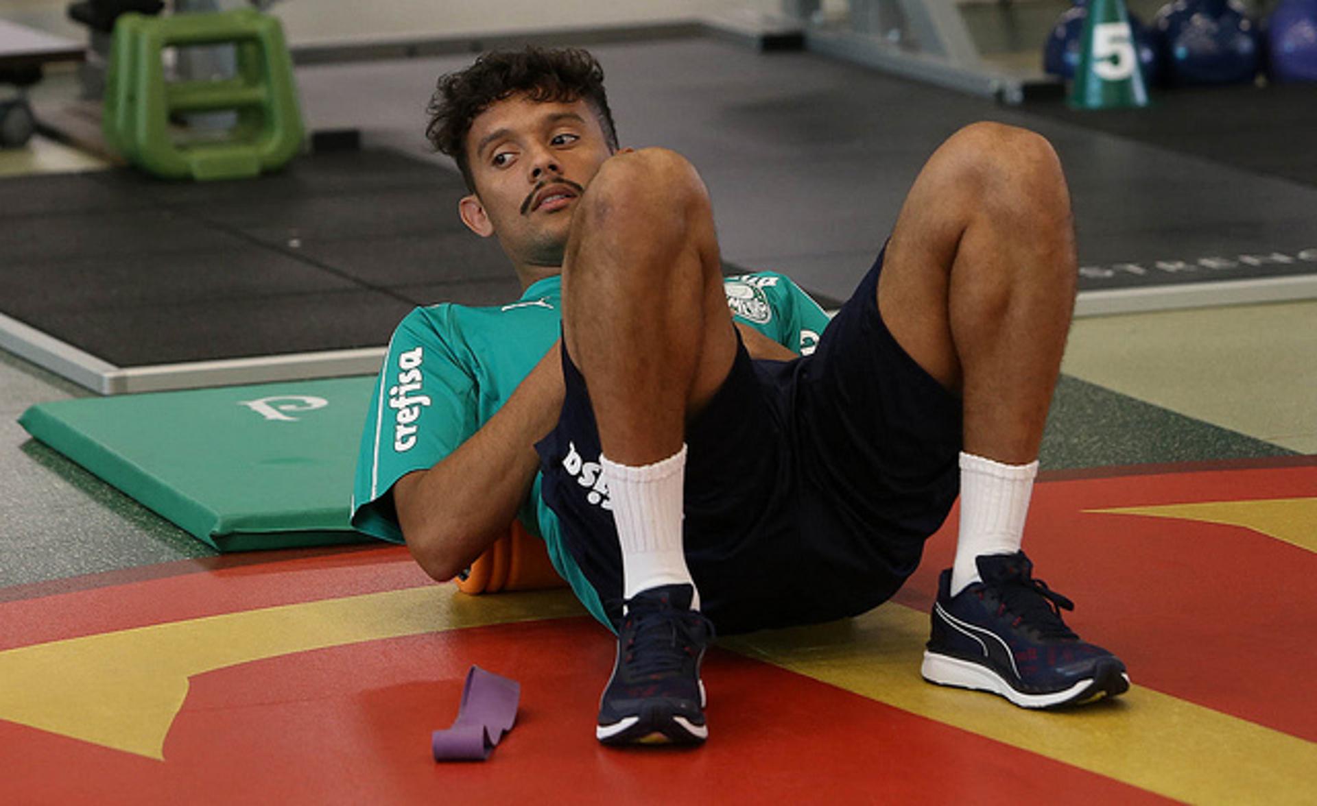 Gustavo Scarpa é desfalque certo neste domingo e se trata para voltar logo