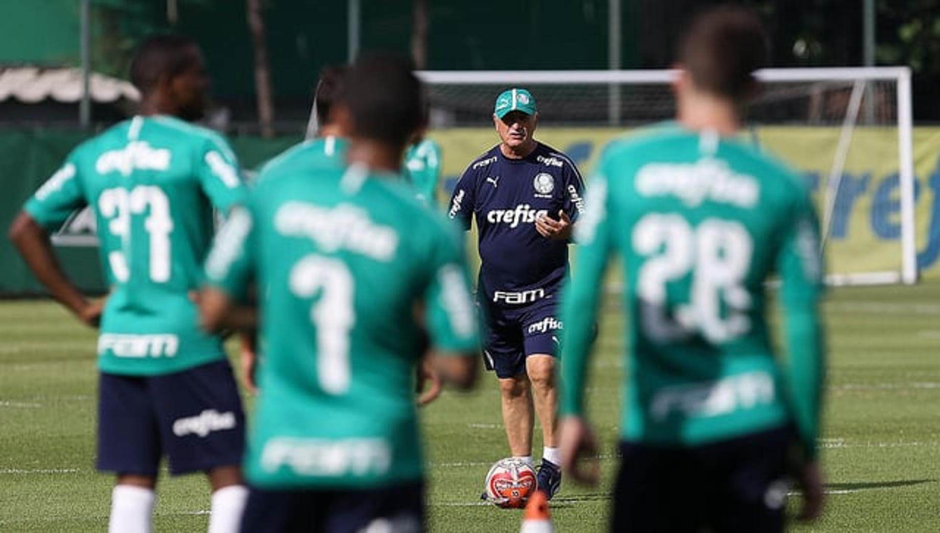 Felipão tenta fazer o Palmeiras retomar o desempenho que fez o time ganhar todos os clássicos no segundo turno do Brasileiro