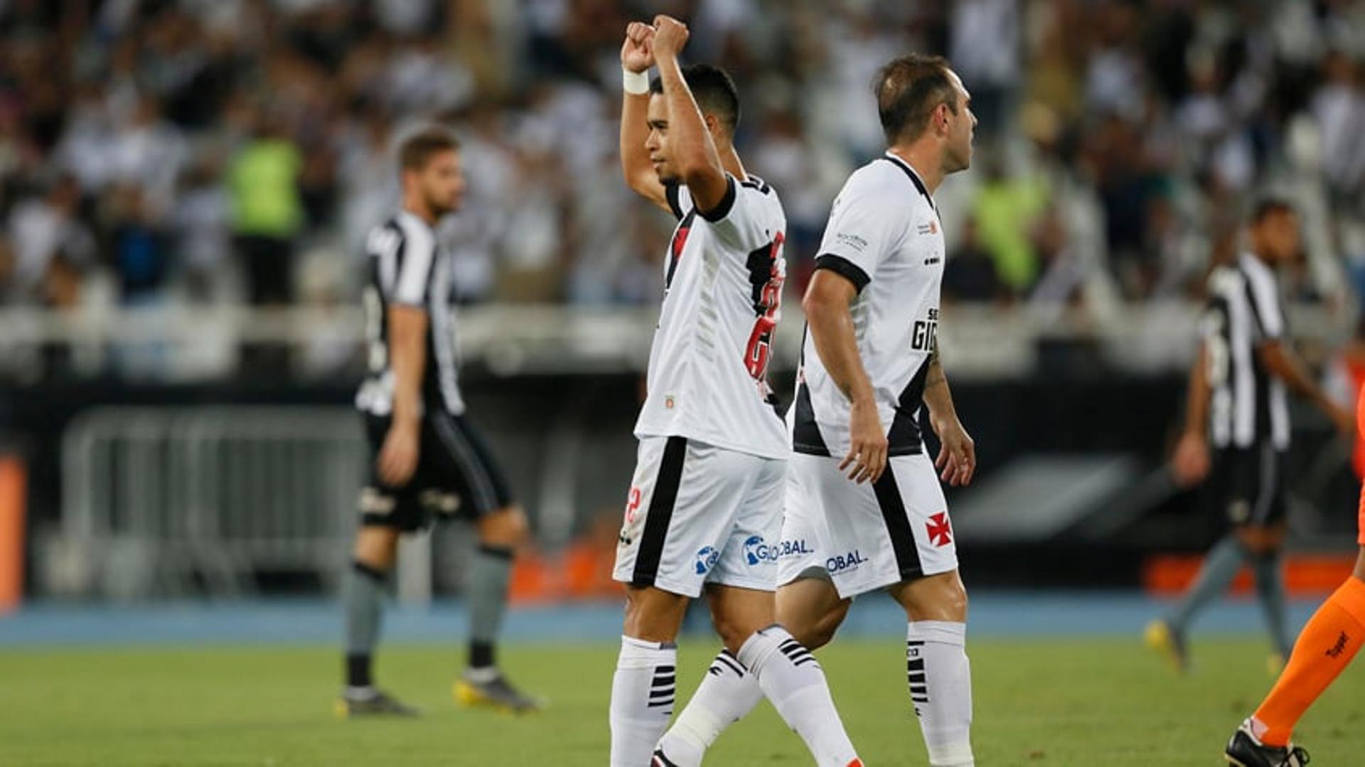 Yago Pikachu fez o gol do Vasco no empate com o Botafogo na noite deste sábado. Veja a seguir a galeria do LANCE!