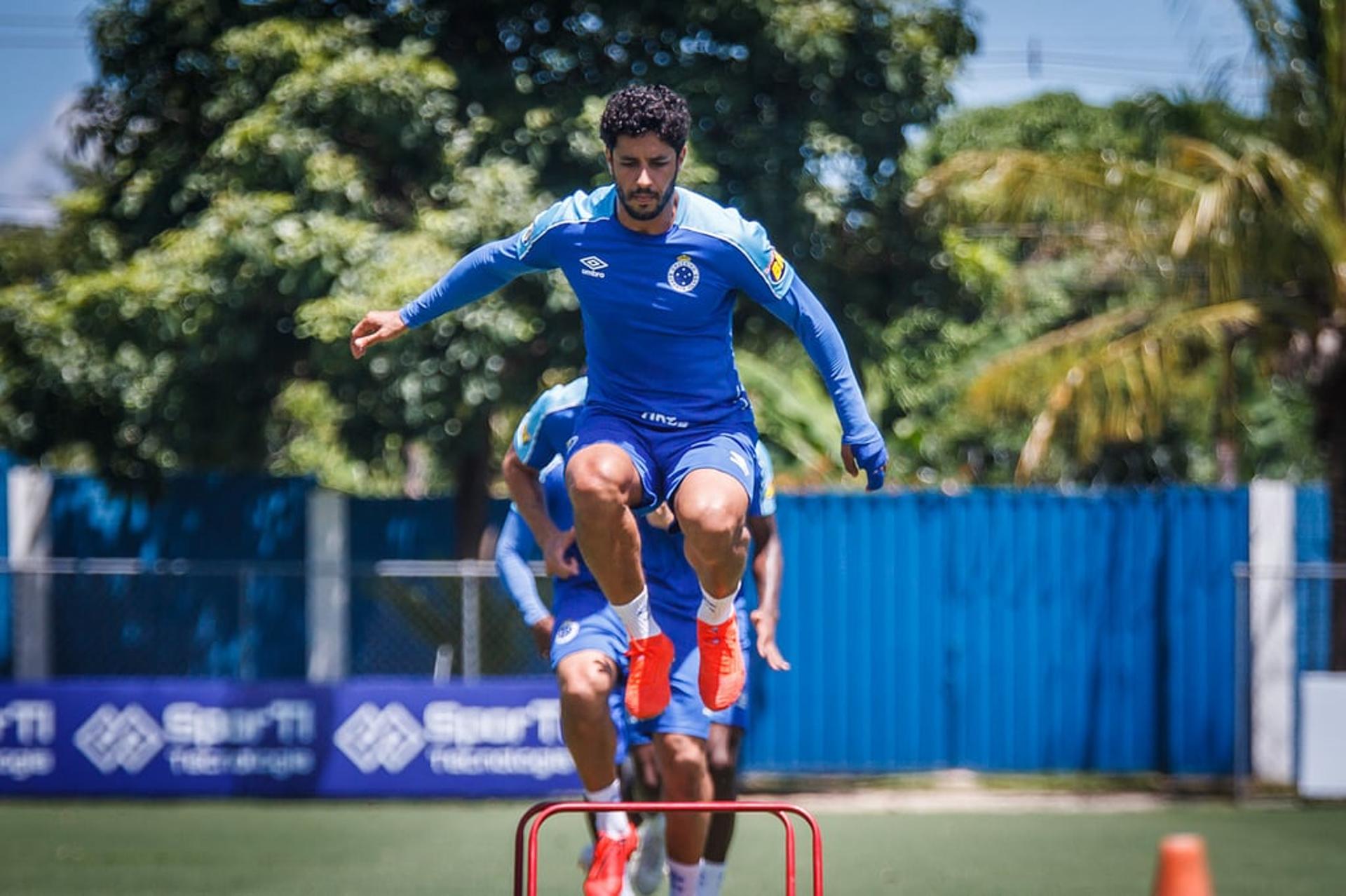 Léo  está confiante numa boa estreia do Cruzeiro diante do Huracán-ARG, pela Libertadores