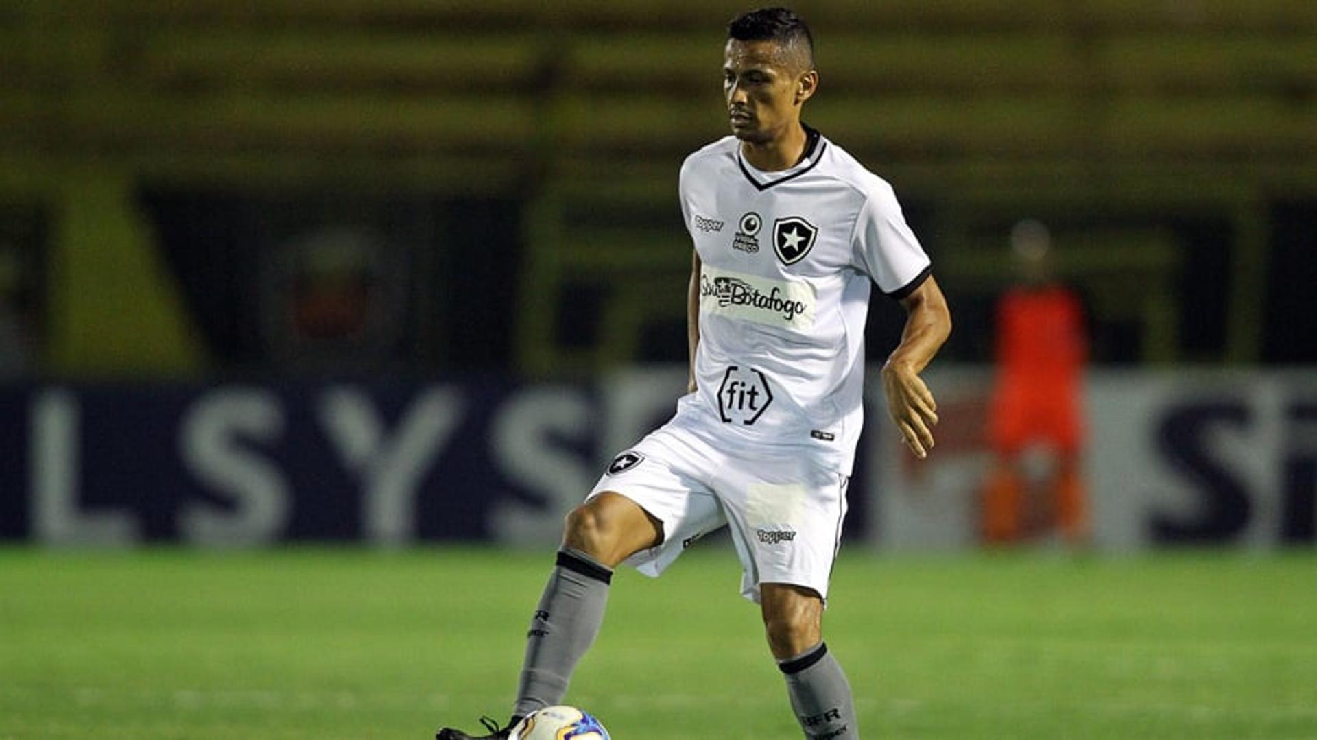 Não deu samba pro Botafogo. Neste sábado de carnaval, o Glorioso foi à Volta Redonda enfrentar a equipe da casa e acabou derrotado por 1 a 0. Entre os jogadores alvinegros, o único que se salvou veio do banco: o meia Cícero, que entrou e deu mais dinâmica ao time alvinegro. Por conta da estratégia que não deu certo, Zé Ricardo ficou com a pior avaliação. Confira as notas! (Por&nbsp;Carlos Bandeira de Mello - carlosandrade@lancenet.com.br)