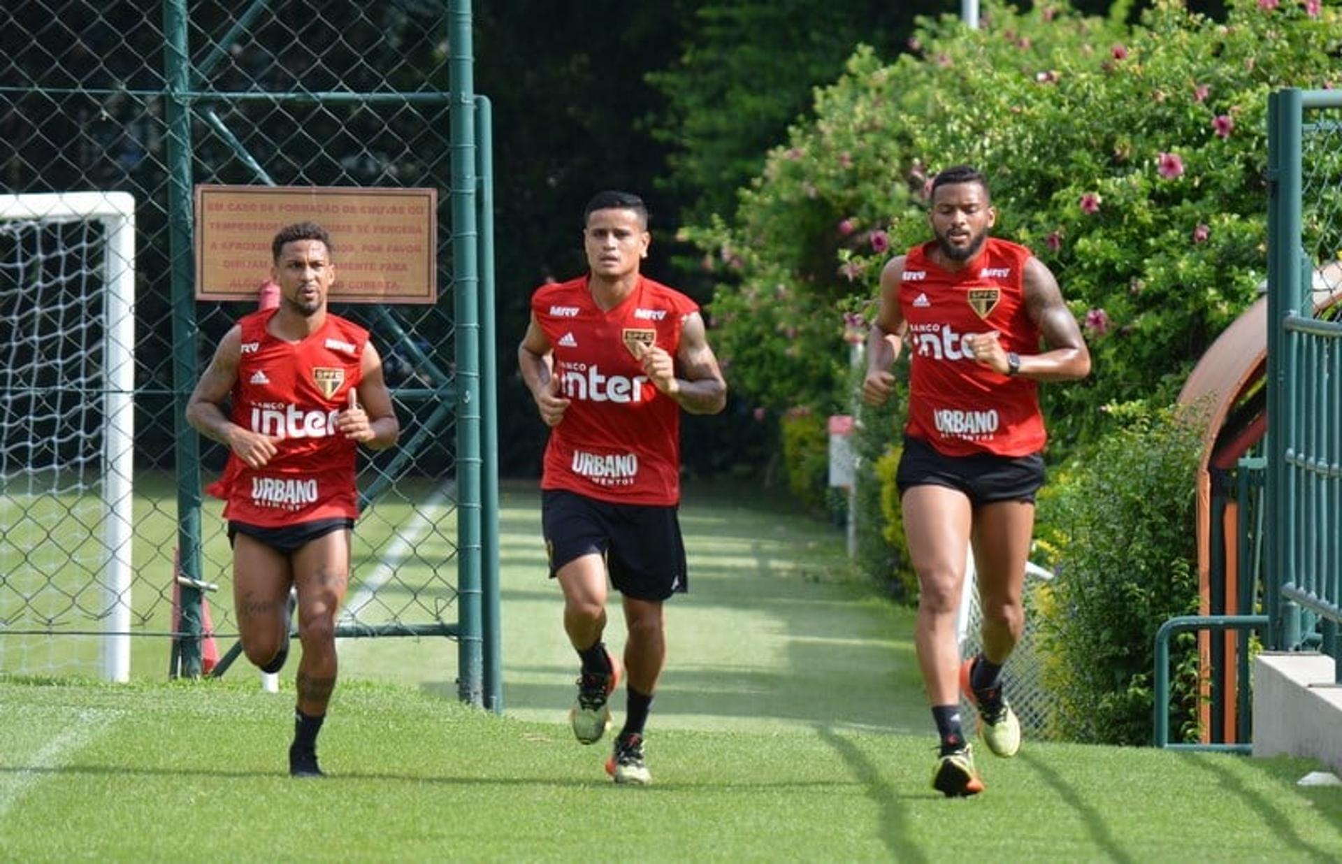 Jogadores fizeram uma corrida leve no CT da Barra Funda