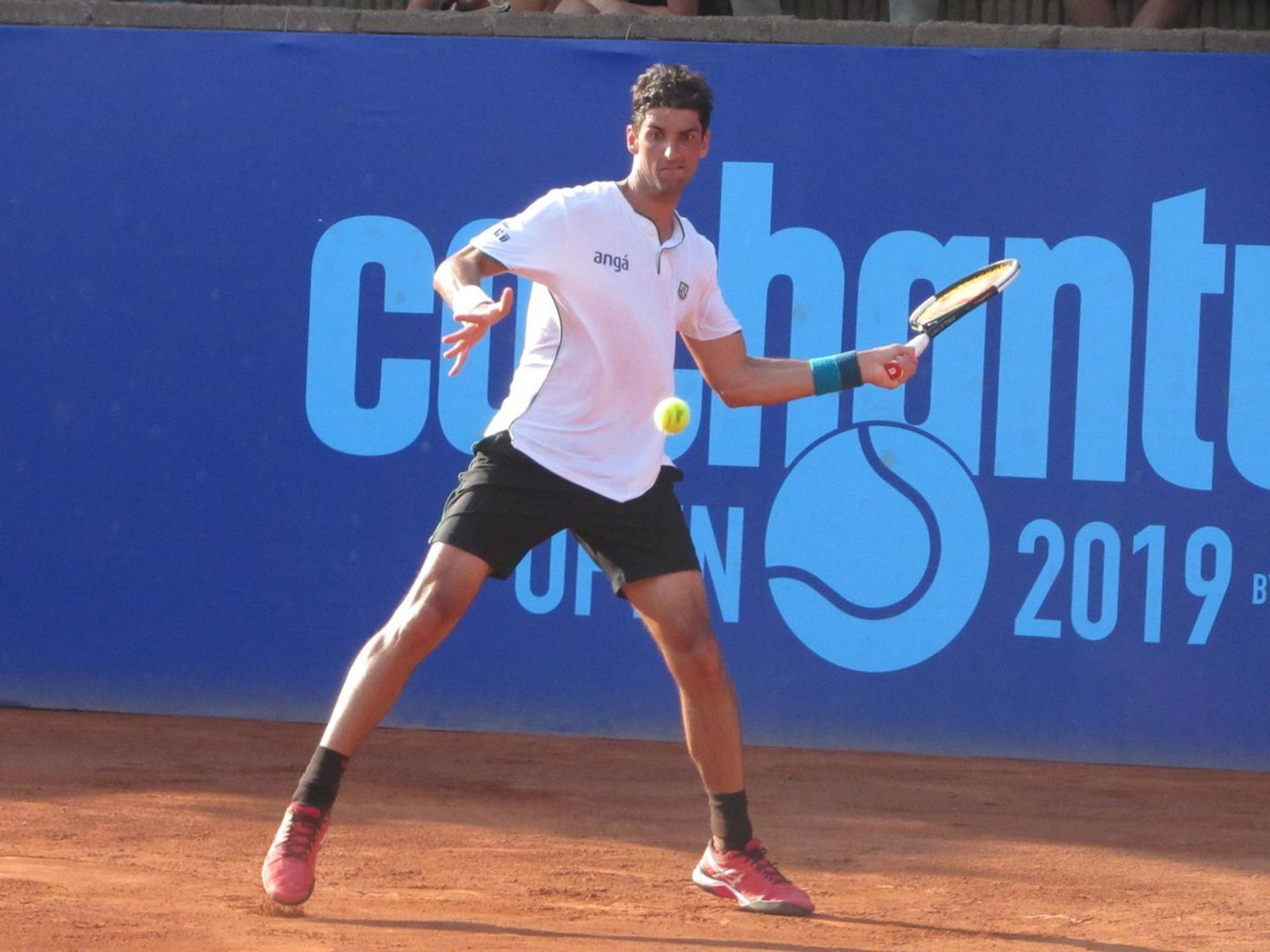 Thomaz Bellucci em ação contra o italiano Alessandro Giannessi