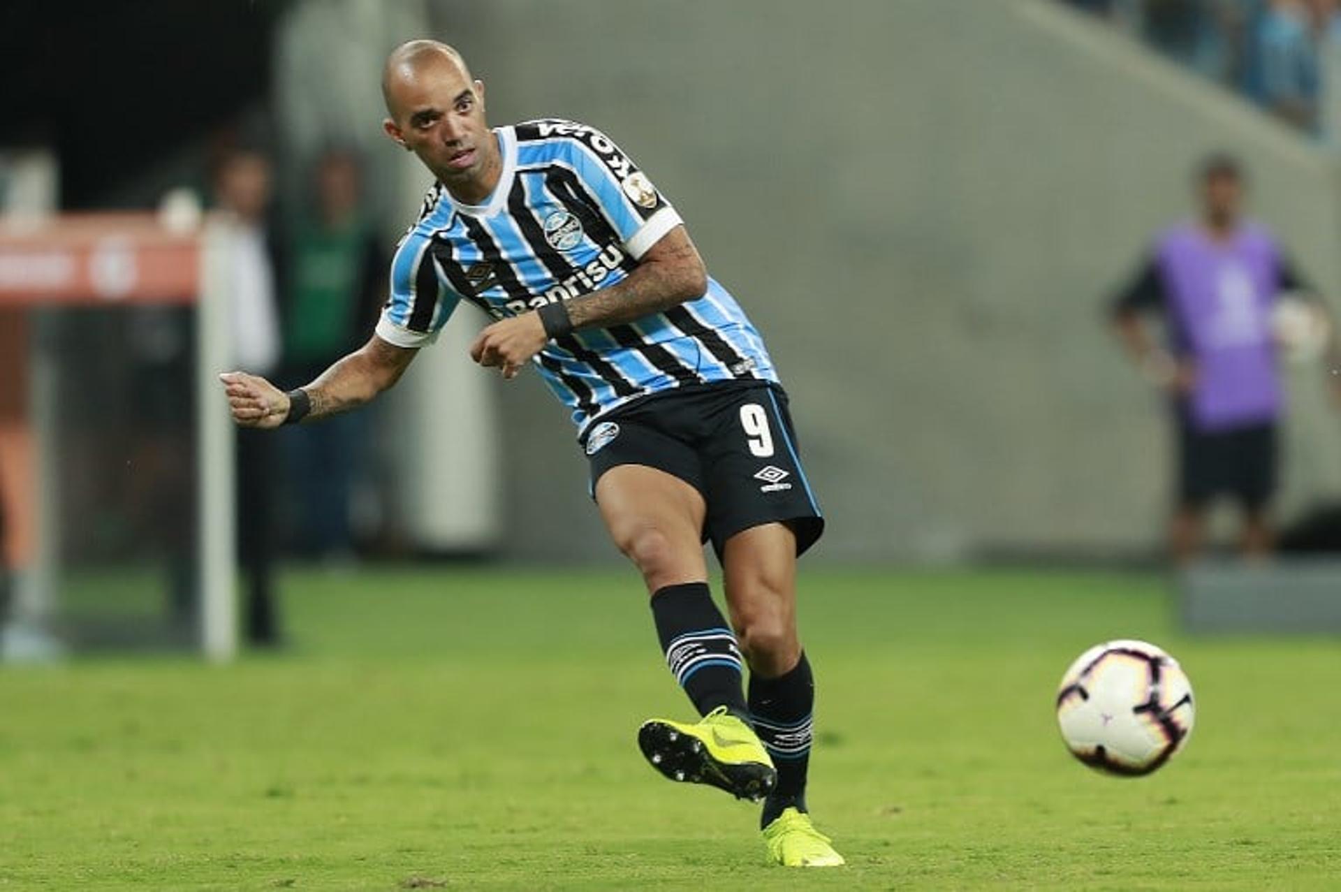 Grêmio x Libertad Diego Tardelli