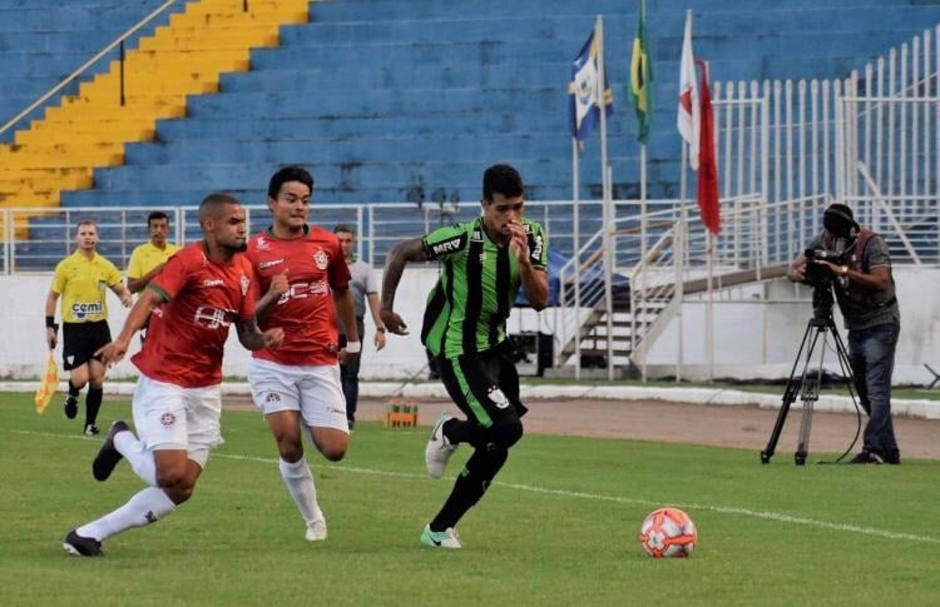 O lateral Lucas Gomes confia na postura do Boa na semifinal do Estadual