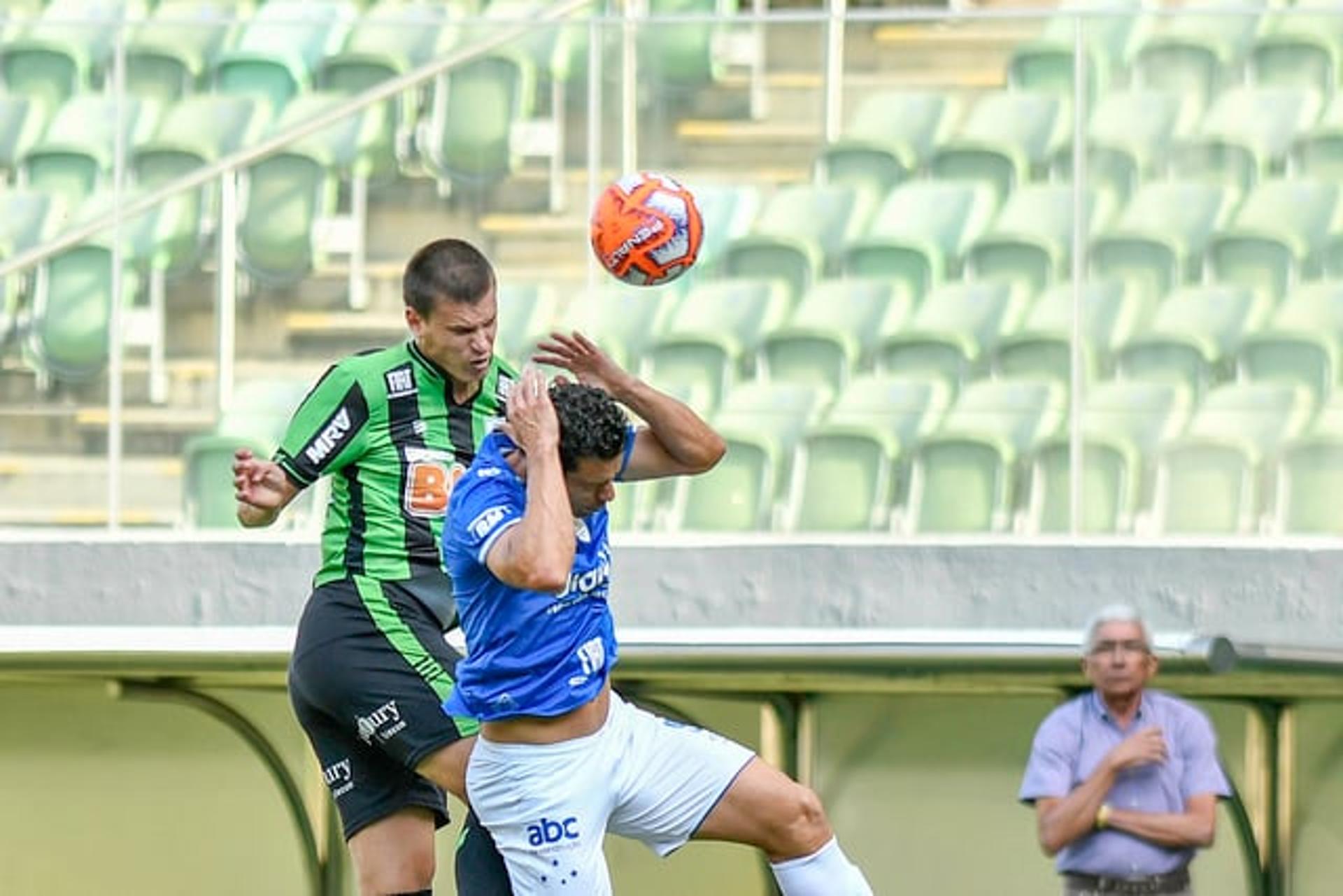 Fred superou a defesa americana em três oportunidades, deixando sua marca no ex-clube