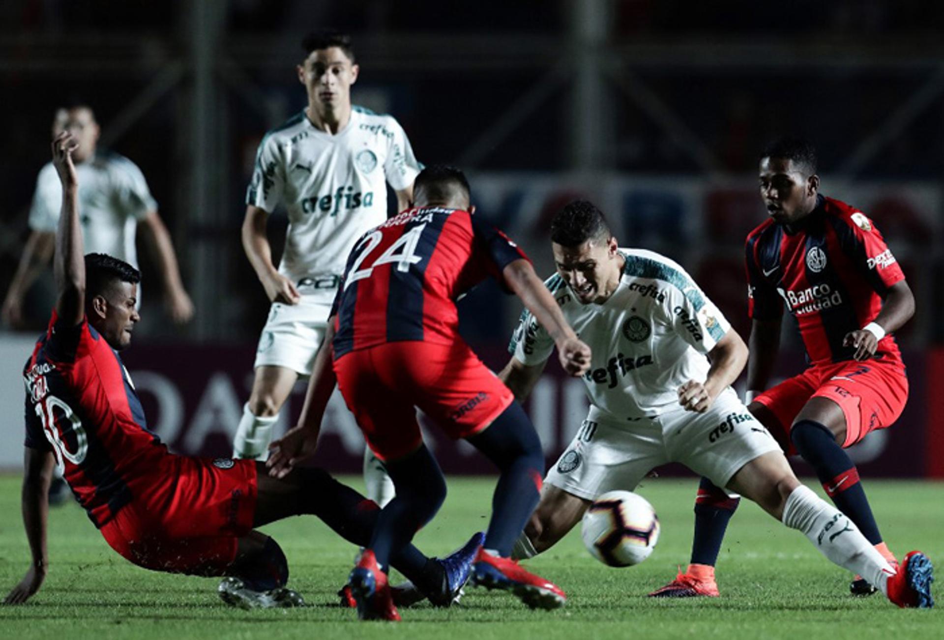 Palmeiras vacila e perde primeiro lugar do grupo. Confira a seguir mais imagens da partida