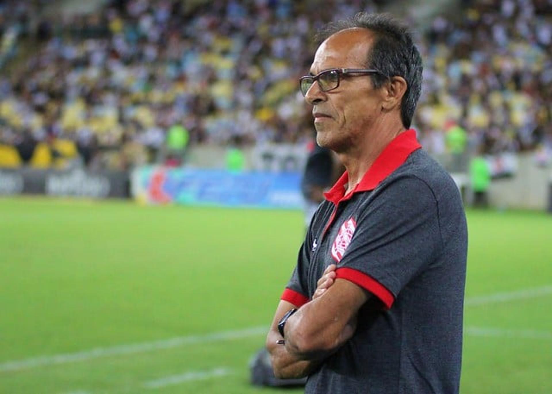 Ado Souza conduziu o Bangu à semifinal do Campeonato Carioca