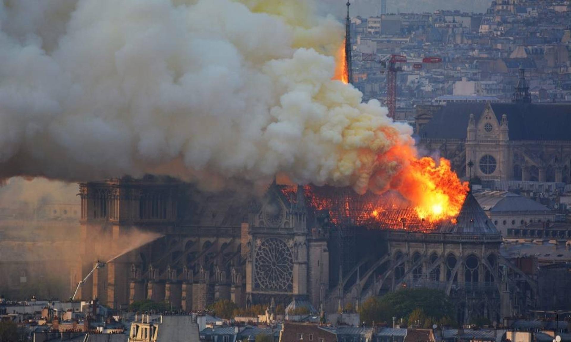 Incêndio na Catedral de Notre-Dame