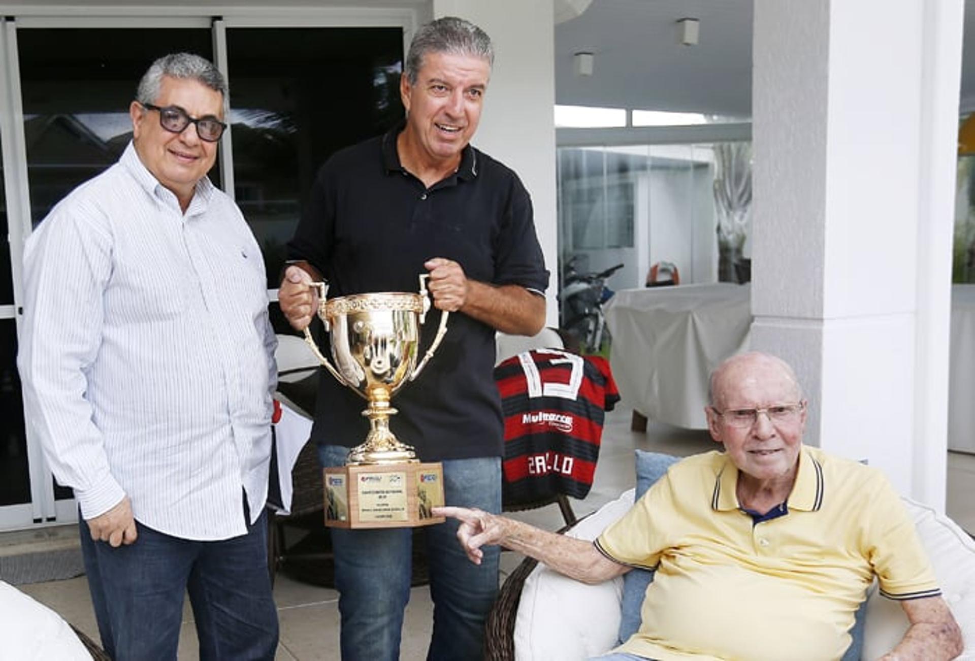 Rubens Lopes, Zagallo e o diretor de marketing da FERJ , Leonardo Ferraz