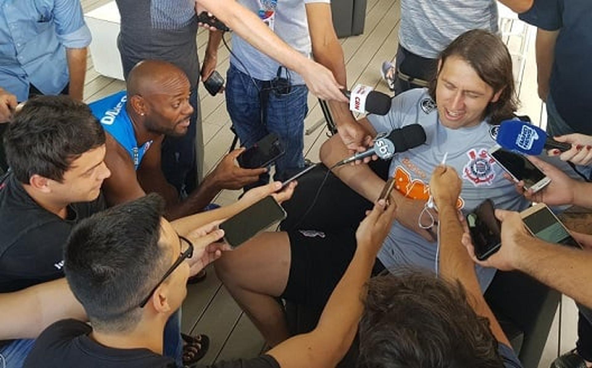 Vagner Love entrevista Cássio no Corinthians