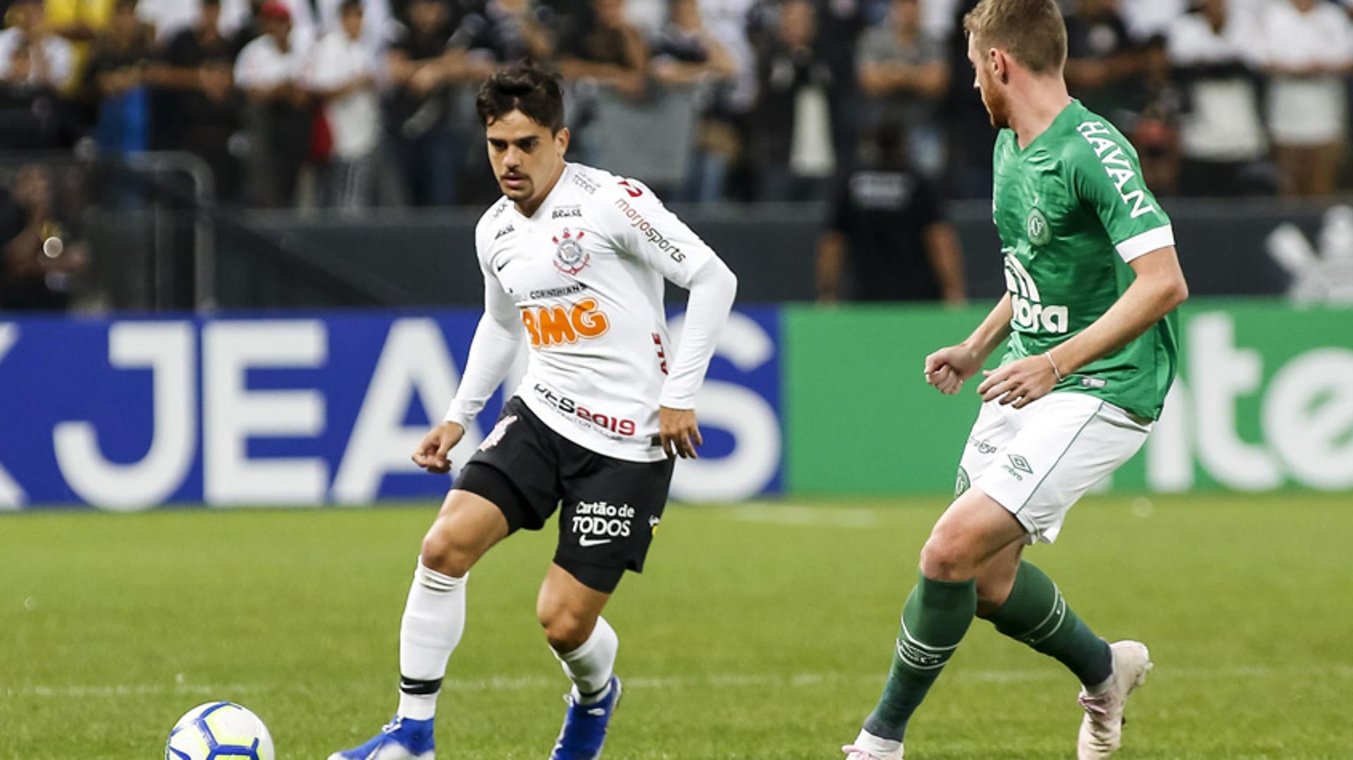 O Corinthians derrotou a Chapecoense por 2 a 0 e assegurou vaga nas oitavas de final da Copa do Brasil. O lateral Fagner e o volante Ralf foram personagens centrais do triunfo na Arena (notas por João Vitor Castanheira)&nbsp;