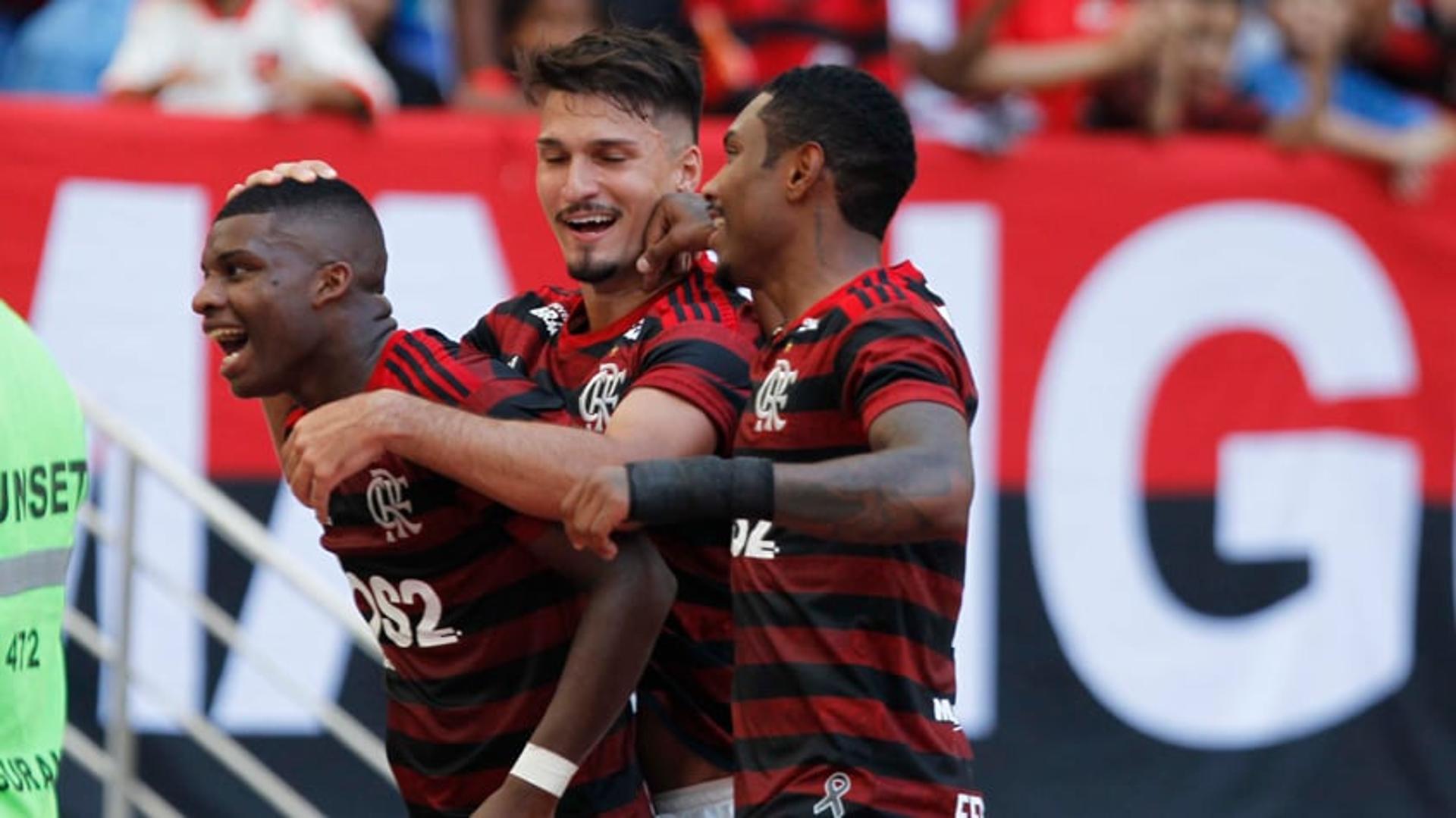 Confira a seguir a galeria especial do LANCE! com imagens da vitória do Flamengo sobre a Chapecoense neste domingo