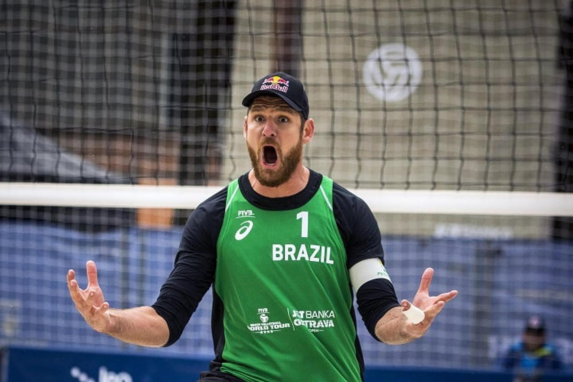 Alison vibra com vitória na etapa de Ostrava (Créditos: Divulgação/FIVB)